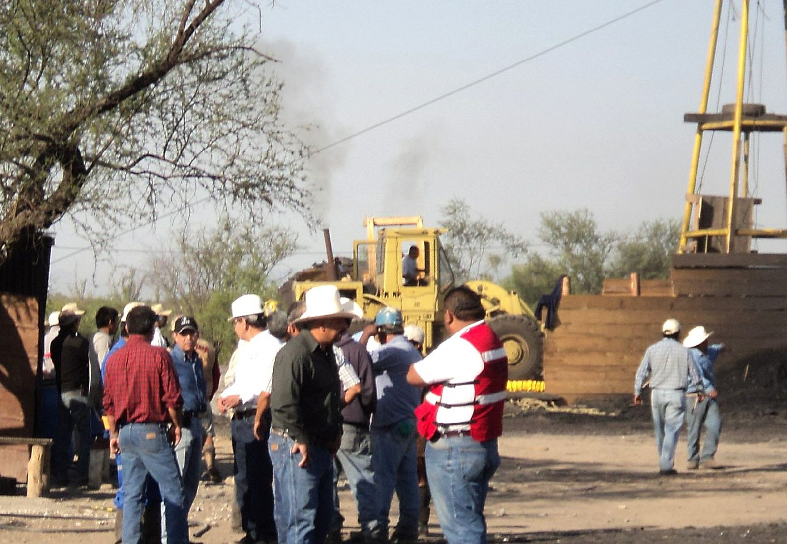 Trece mineros atrapados por una explosión en el norte de México