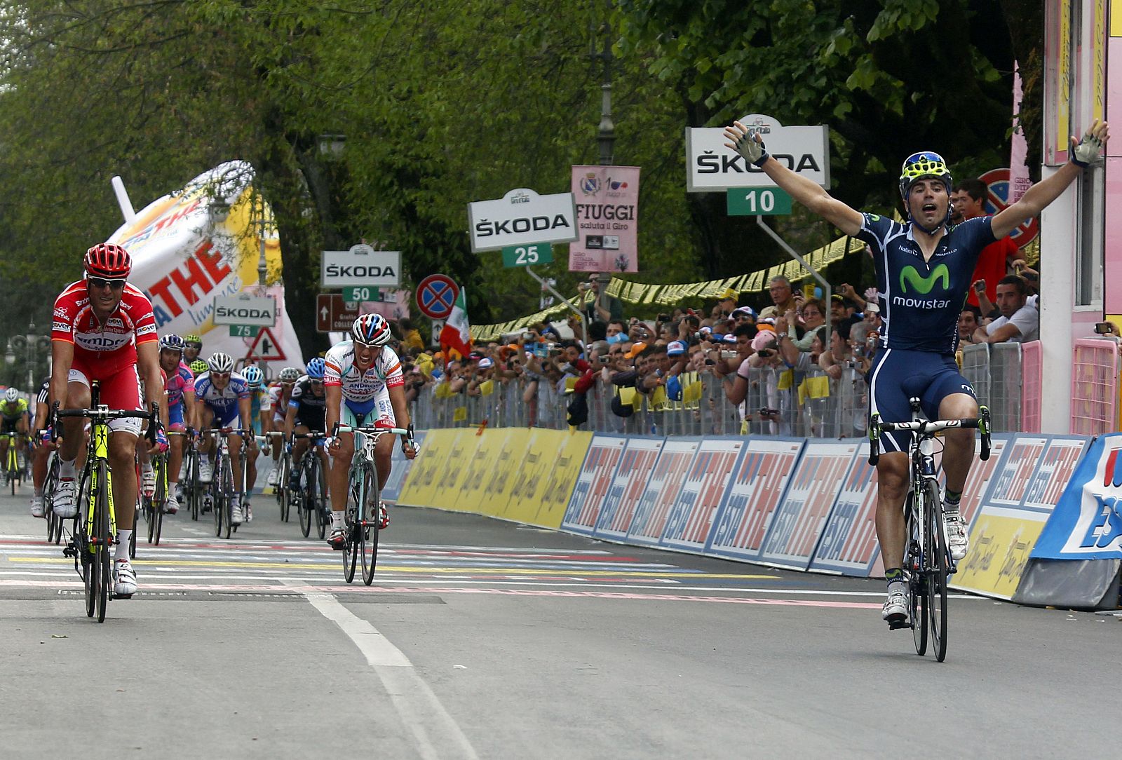 El ciclista español Fran Ventoso consigue ganar la segunda etapa en el Giro de Italia.