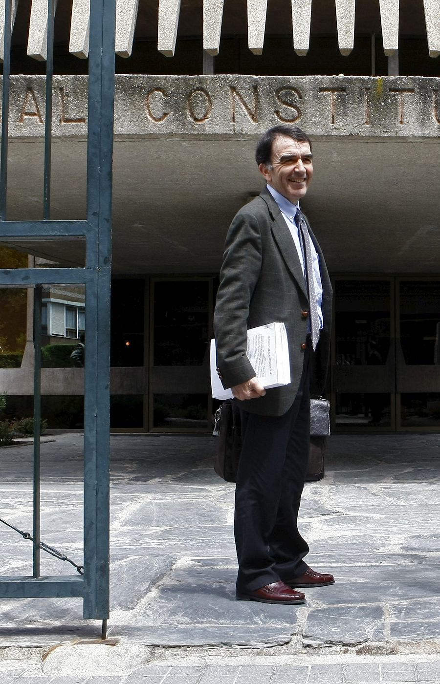 El abogado Íñigo Iruin, ante el Tribunal Constitucional para presentar el recurso de amparo de Sortu