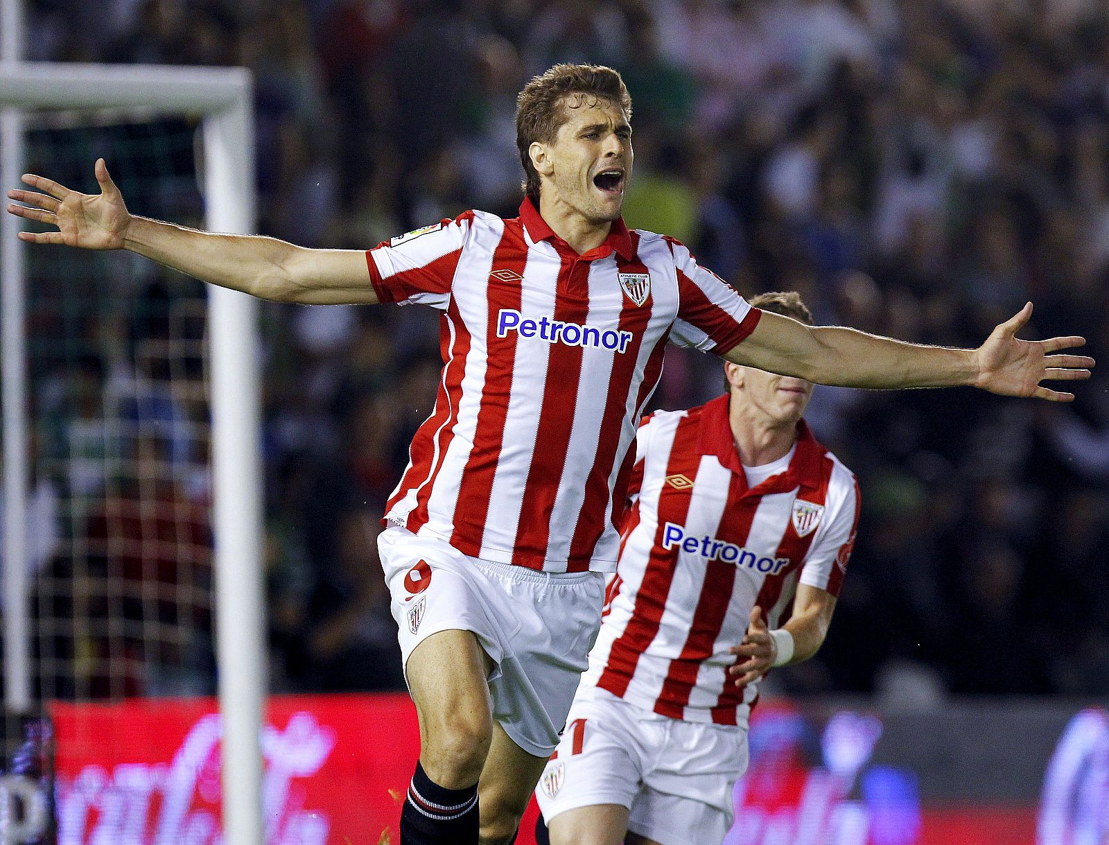 El delantero del Athletic de Bilbao Fernando Llorente celebra su gol.