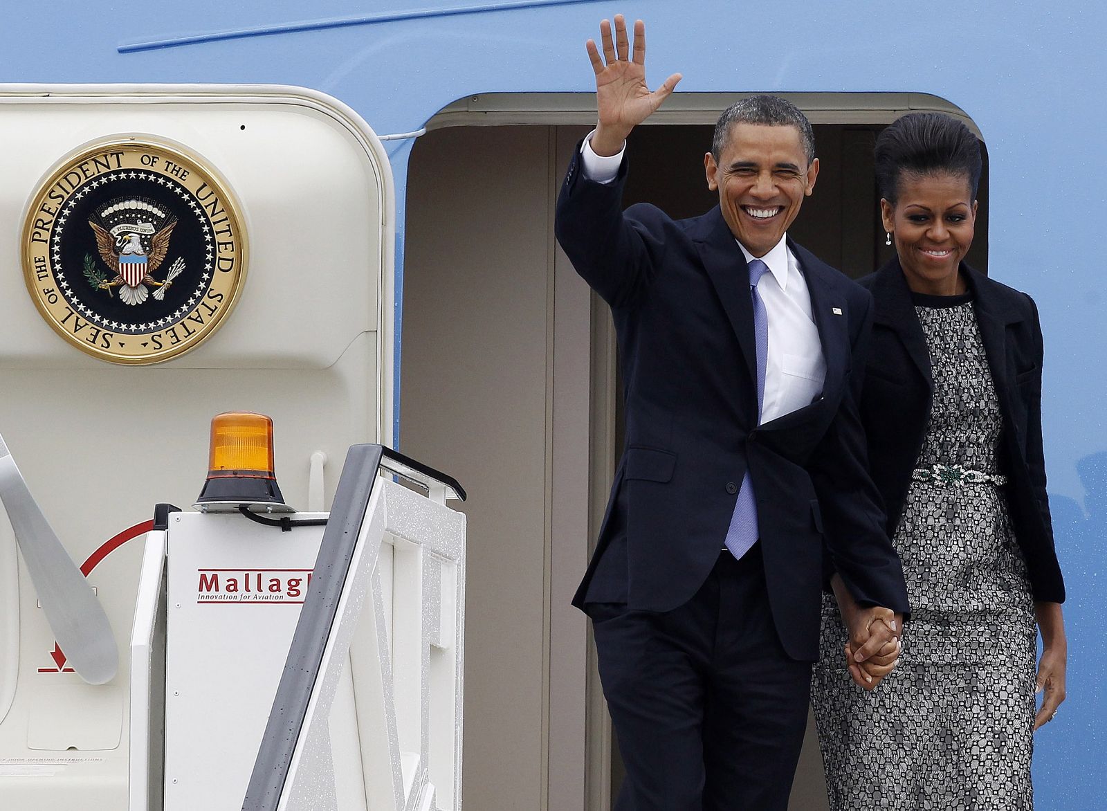 El presidente de EE.UU., Barack Obama, y su mujer Michelle llegan a Dublín en el Air Force One