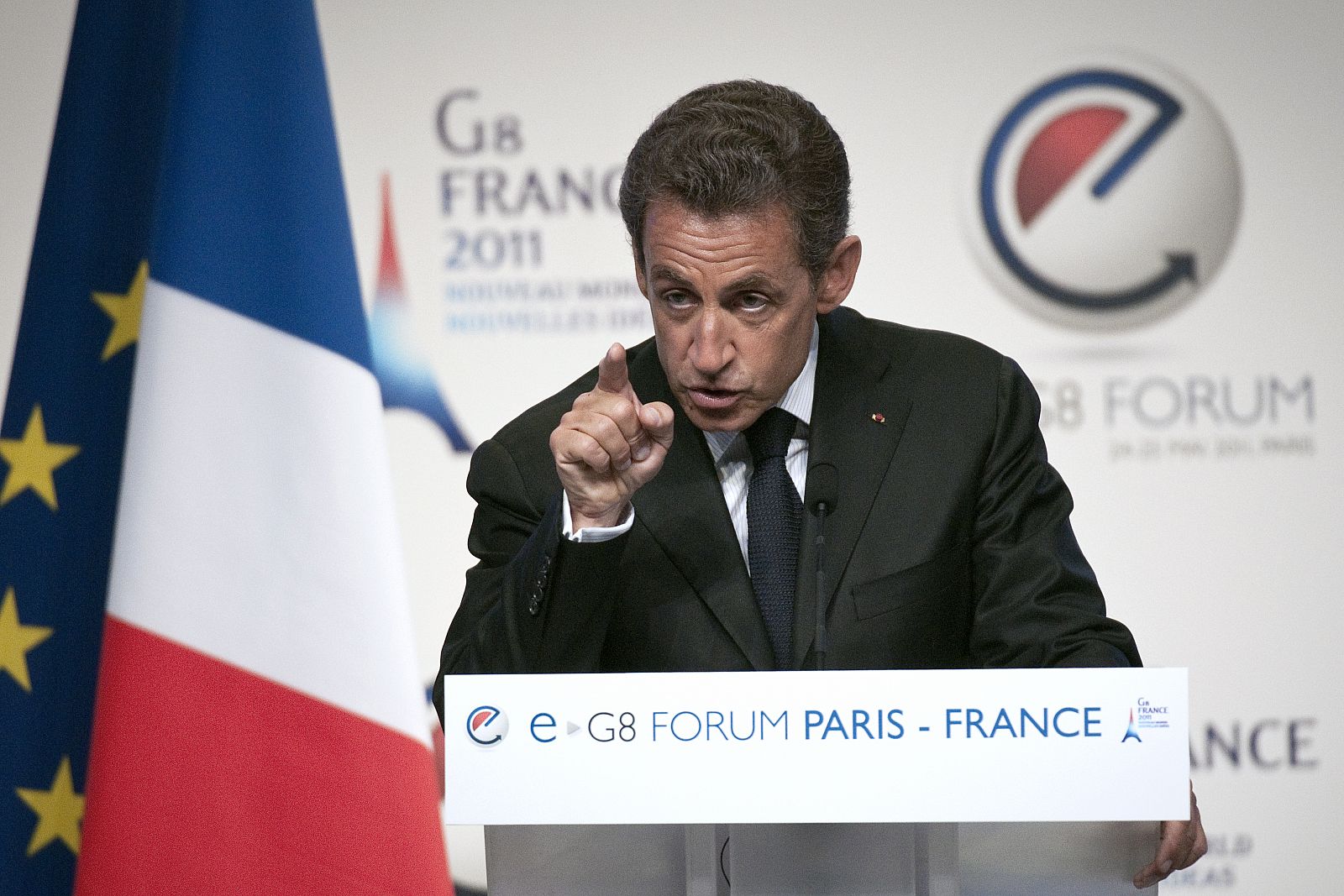 El presidente de Francia, Nicolás Sarkozy, durante su intervención en la apertura del 'G8 de internet'