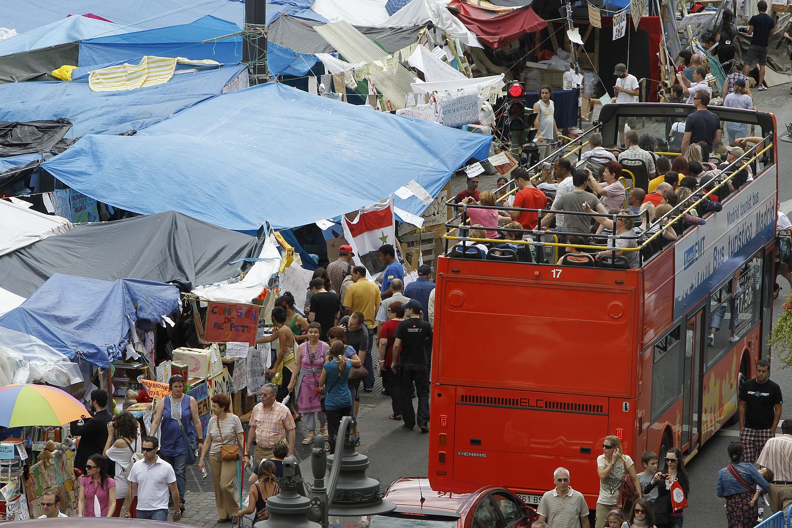 ACAMPADA EN LA PUERTA DEL SOL