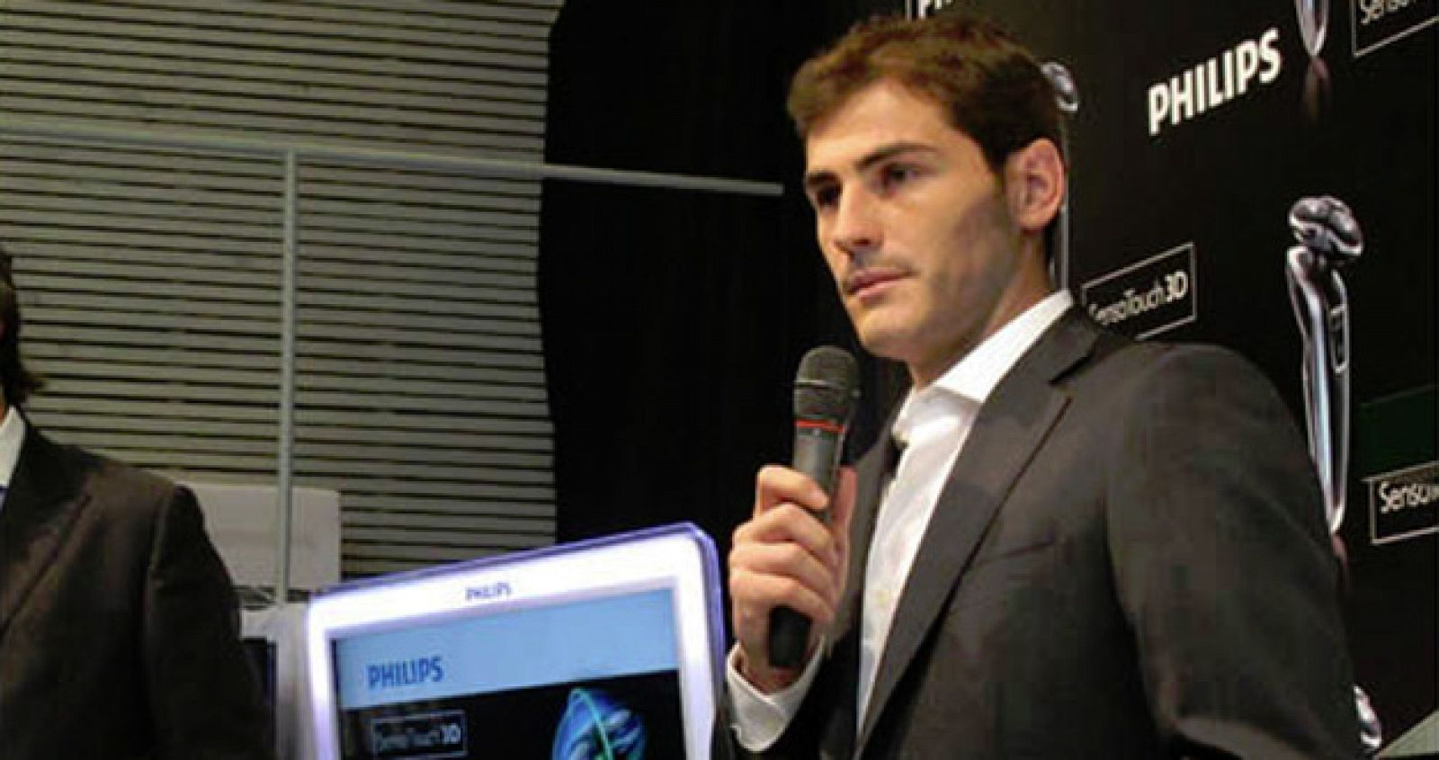 El portero del Real Madrid, Íker Casillas, durante un acto promocional.