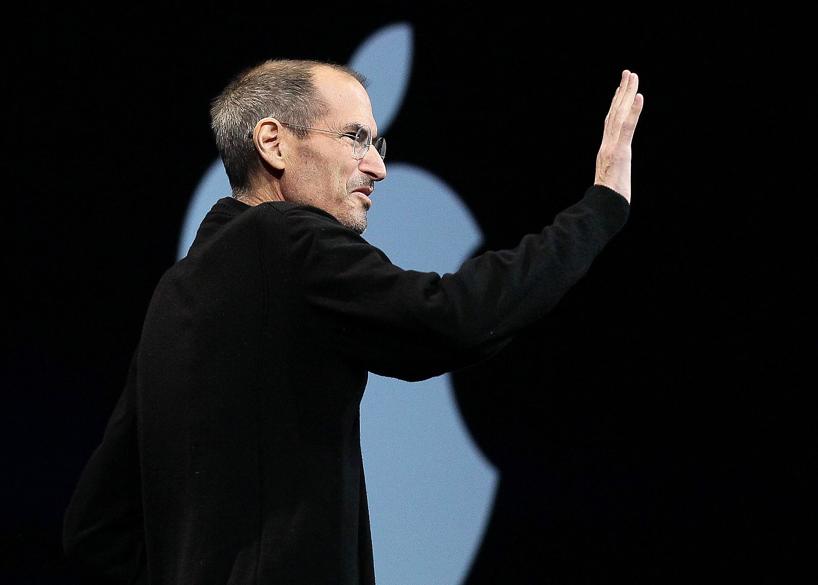 Steve Jobs ha reaparecido como maestro de ceremonia de Apple en la Conferencia de Desarrolladores celebrada en San Francisco, donde ha sido el encargado de presentar el nuevo iCloud.