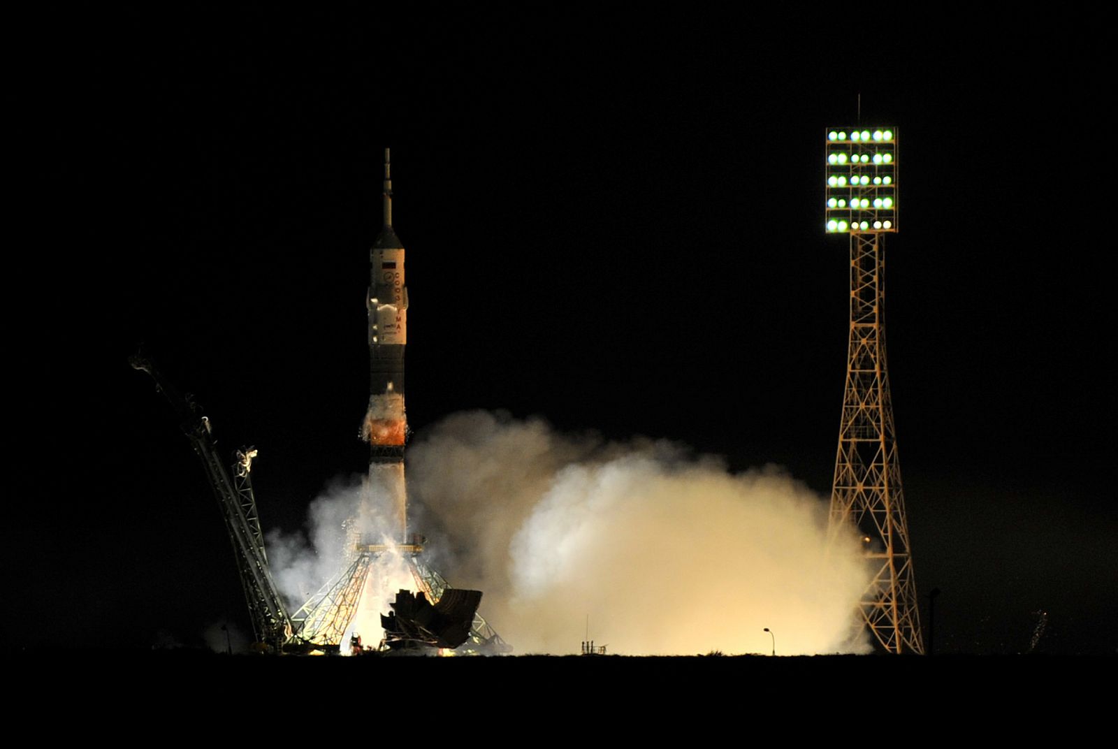 Lanzamiento de la Soyuz desde el aeródromo de Baikonur, en Rusia, rumbo a la ISS