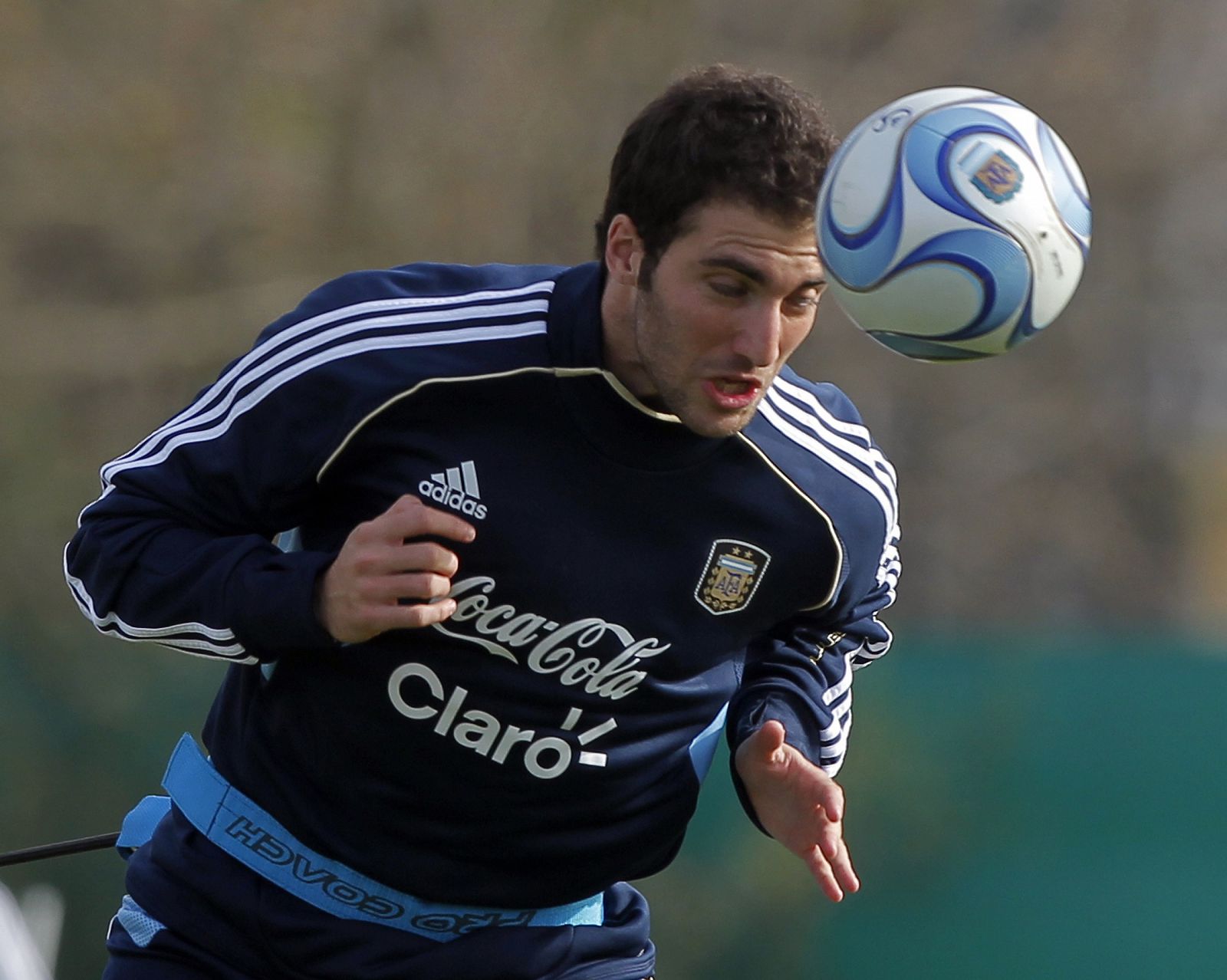 Higuaín, en un entrenamiento de la selección argentina, con la que prepara en Buenos Aires la Copa América.