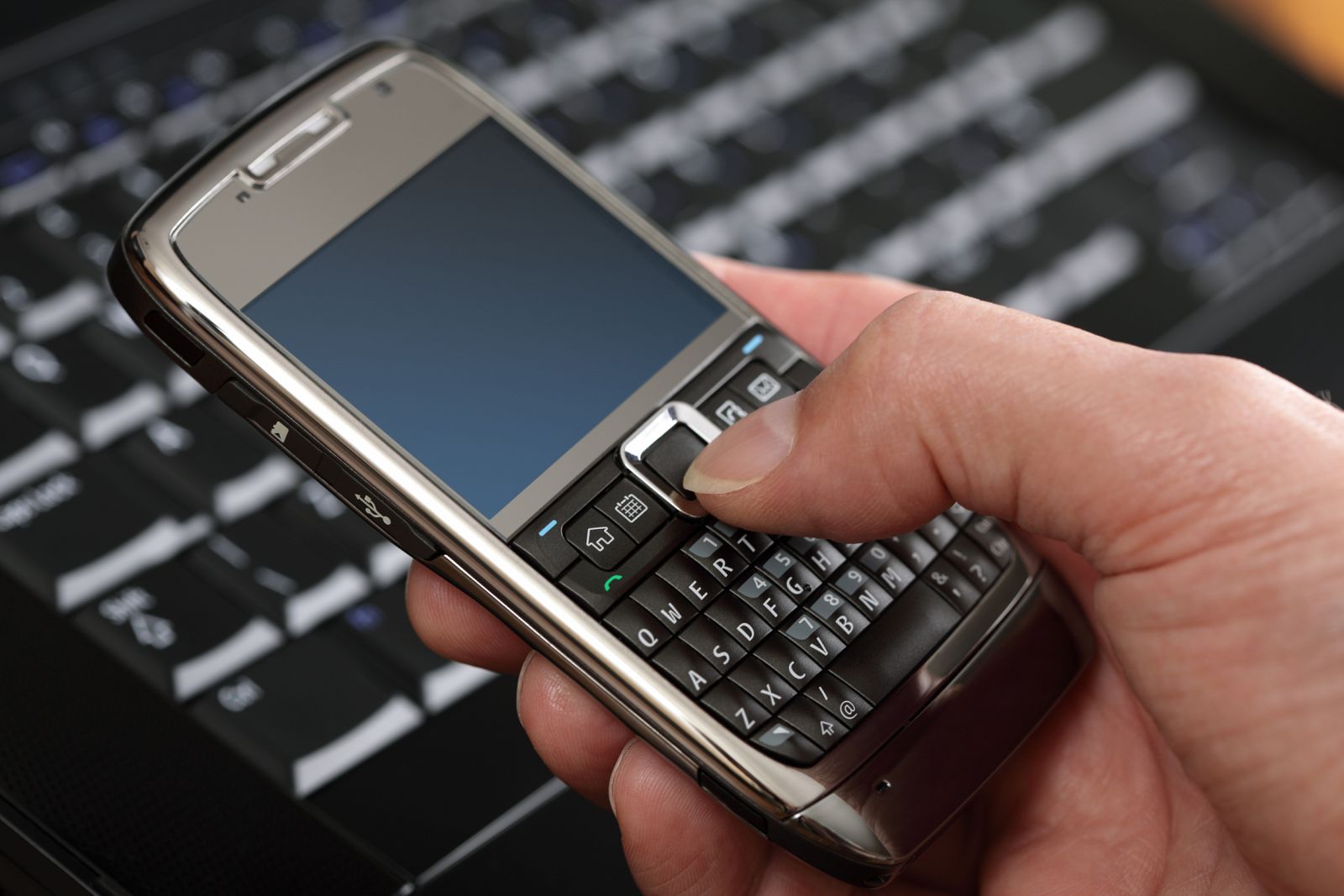 Los portátiles y los móviles se podrán cargar escribiendo en el teclado