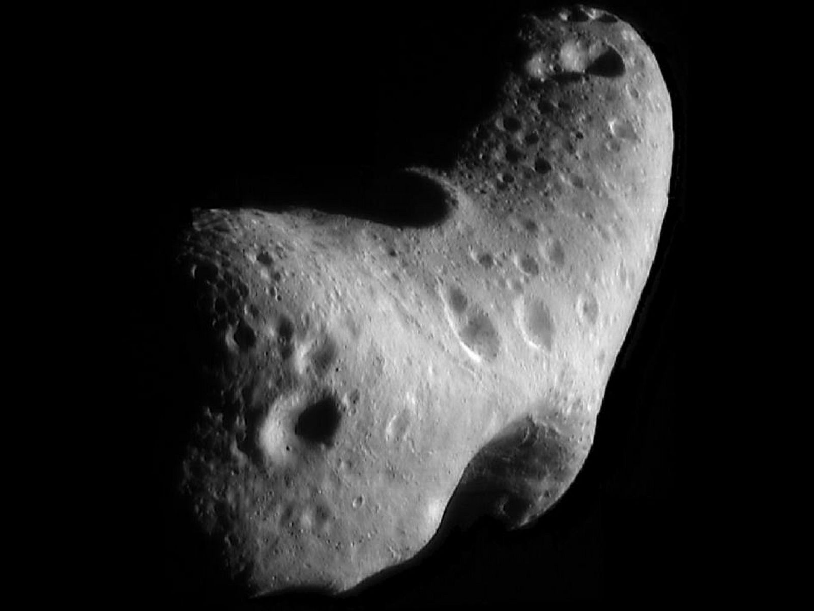 El asteroide Eros captado por los telescopios de la NASA