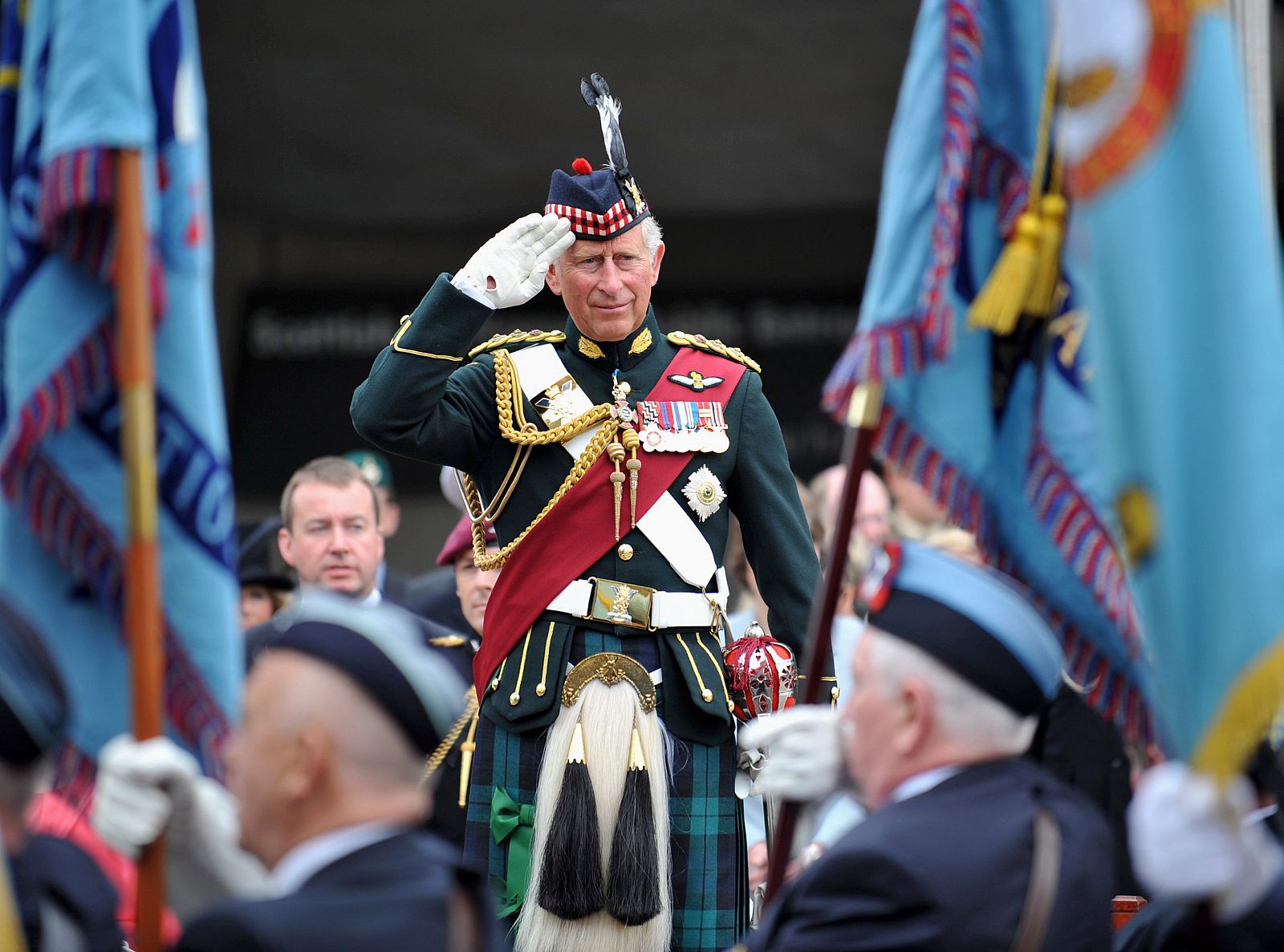 El príncipe Carlos de de Inglaterra, durante la celebración del Día Nacional de las Fuerzas Armadas Británica, el pasado sábbado, en Edinburgo.
