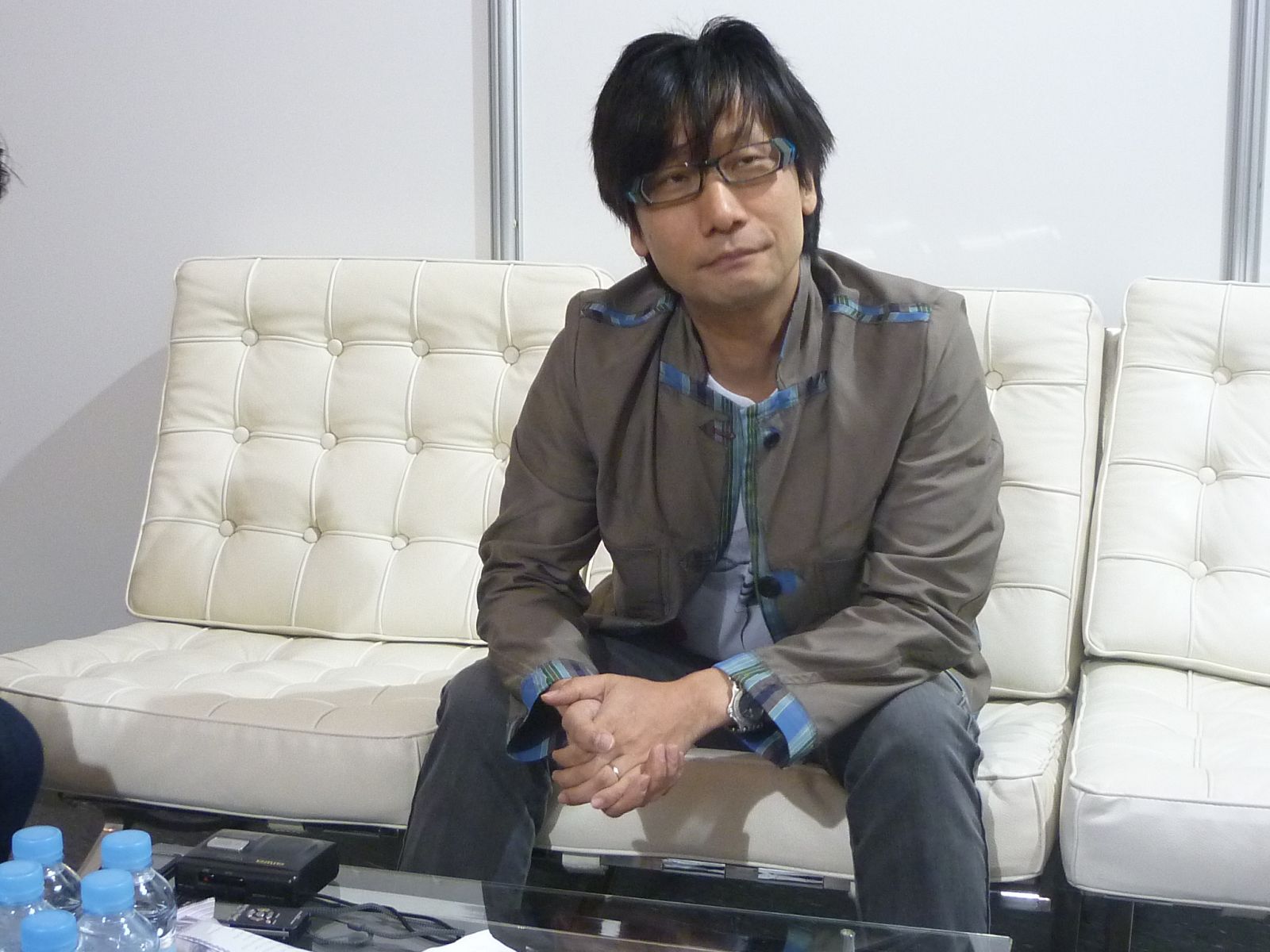 Hideo Kojima durante el encuentro que ha mantenido con periodistas en Gamelab 2011