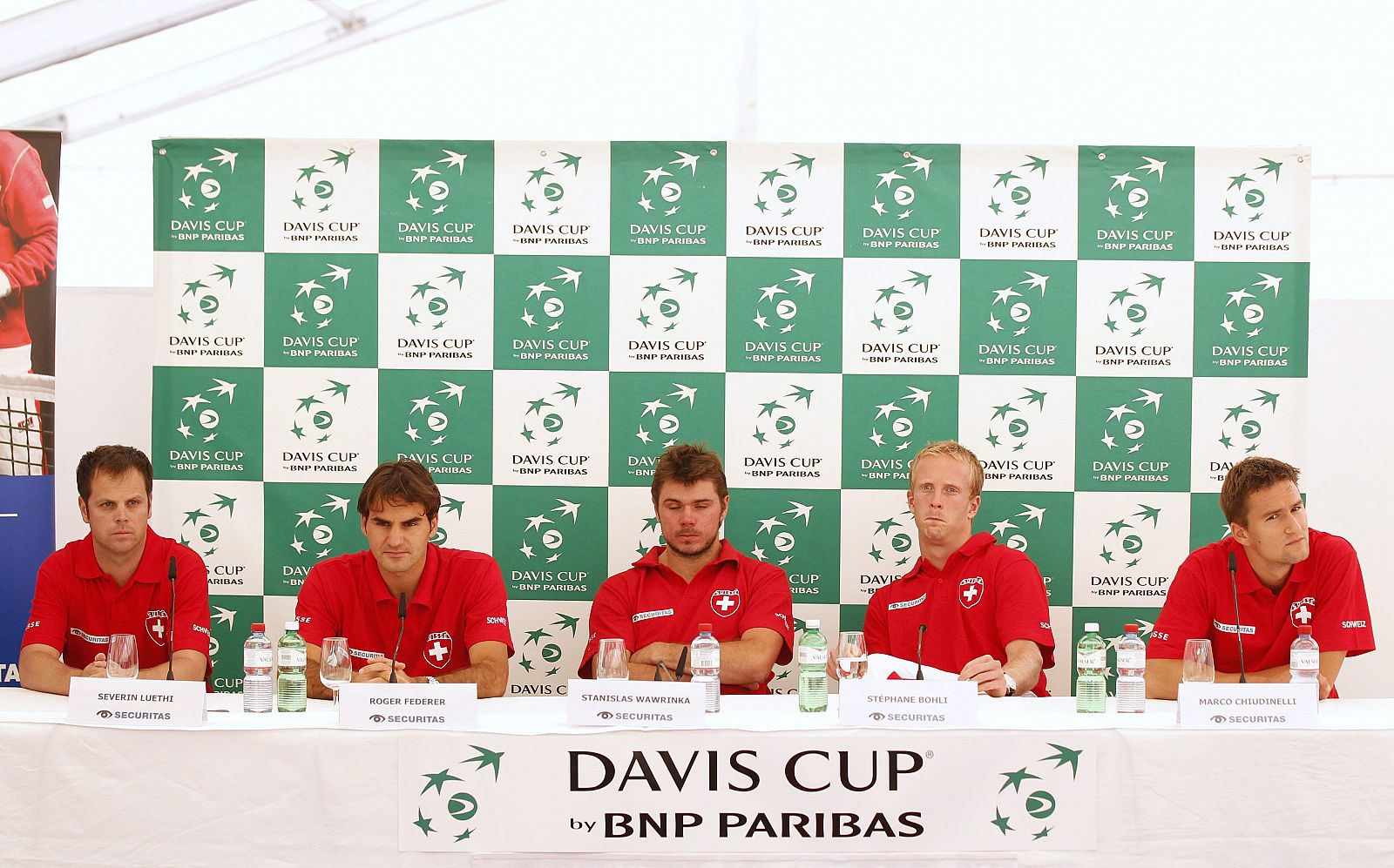 La selección suiza de tenis en rueda de prensa