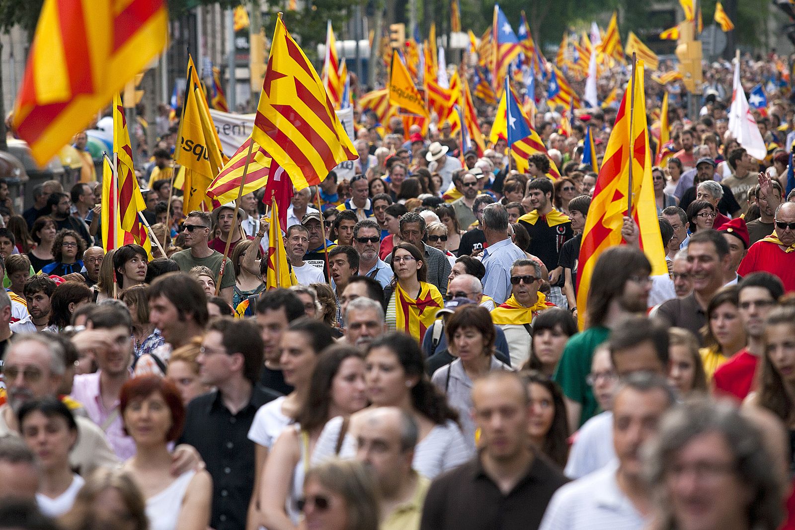 Manifestación que ha recorrido parte del centro de Barcelona bajo el lema "Por nuestro futuro, ¡Independencia!".