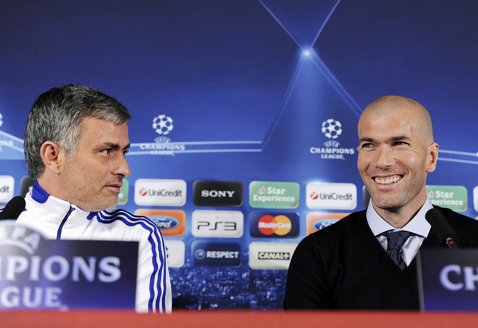 El entrenador del Real Madrid, José Mourinho, y el director de fútbol del primer equipo, Zidane.