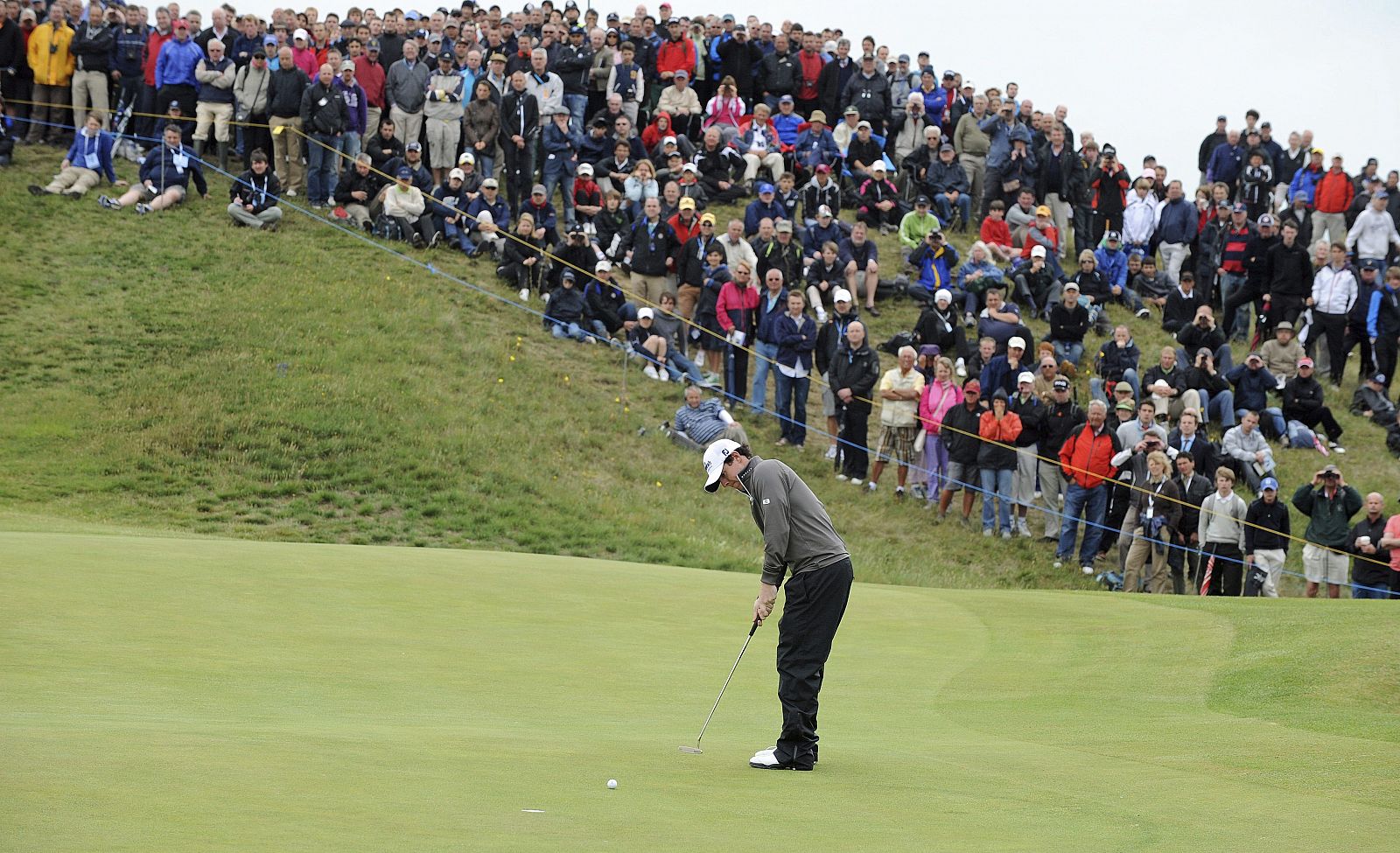 El norirlandés Rory Mcllroy compite en el Abierto Británico de golf