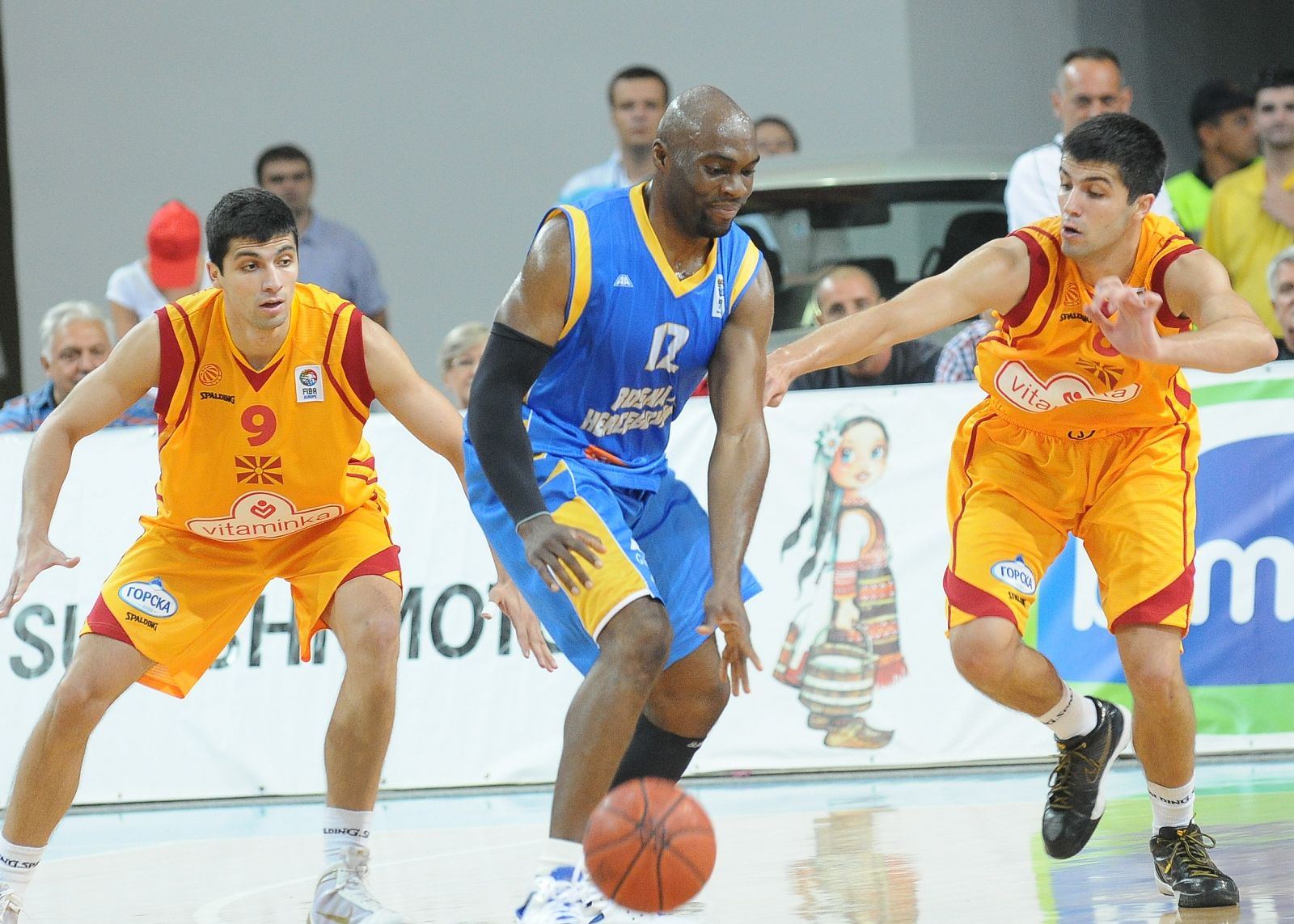 Henry Domercant, en un partido de Bosnia ante Macedonia.