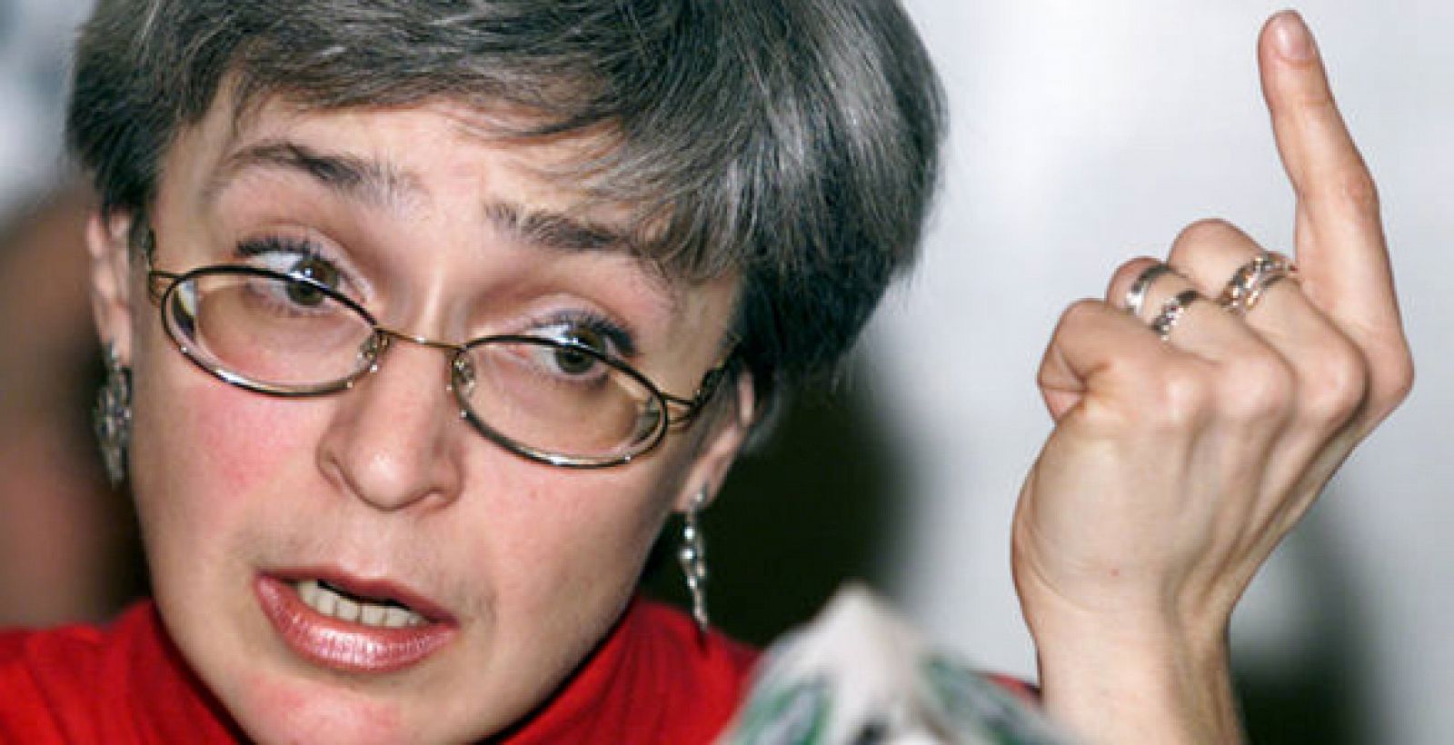 Anna Politovskaya, periodista rusa crítica con el régimen del Kremlin, asesinada a tiros en 2006
