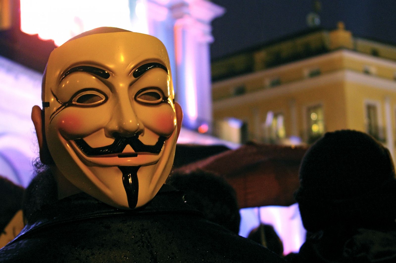 La venta de máscaras de Guy Fawkes también contribuye con los ingresos de Time Warner