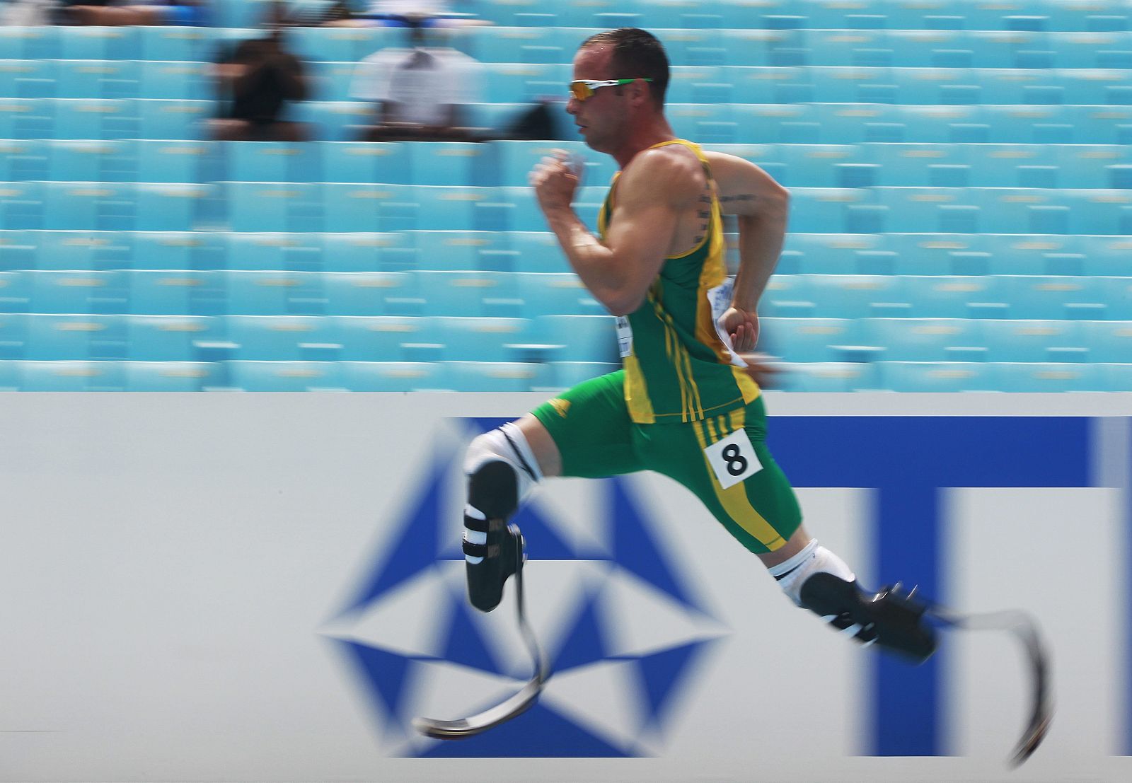 El sudafricano Oscar Pistorius se clasificó el domingo para las semifinales de los 400m en el Mundial de Atletismo de Daegu (Corea del Sur)