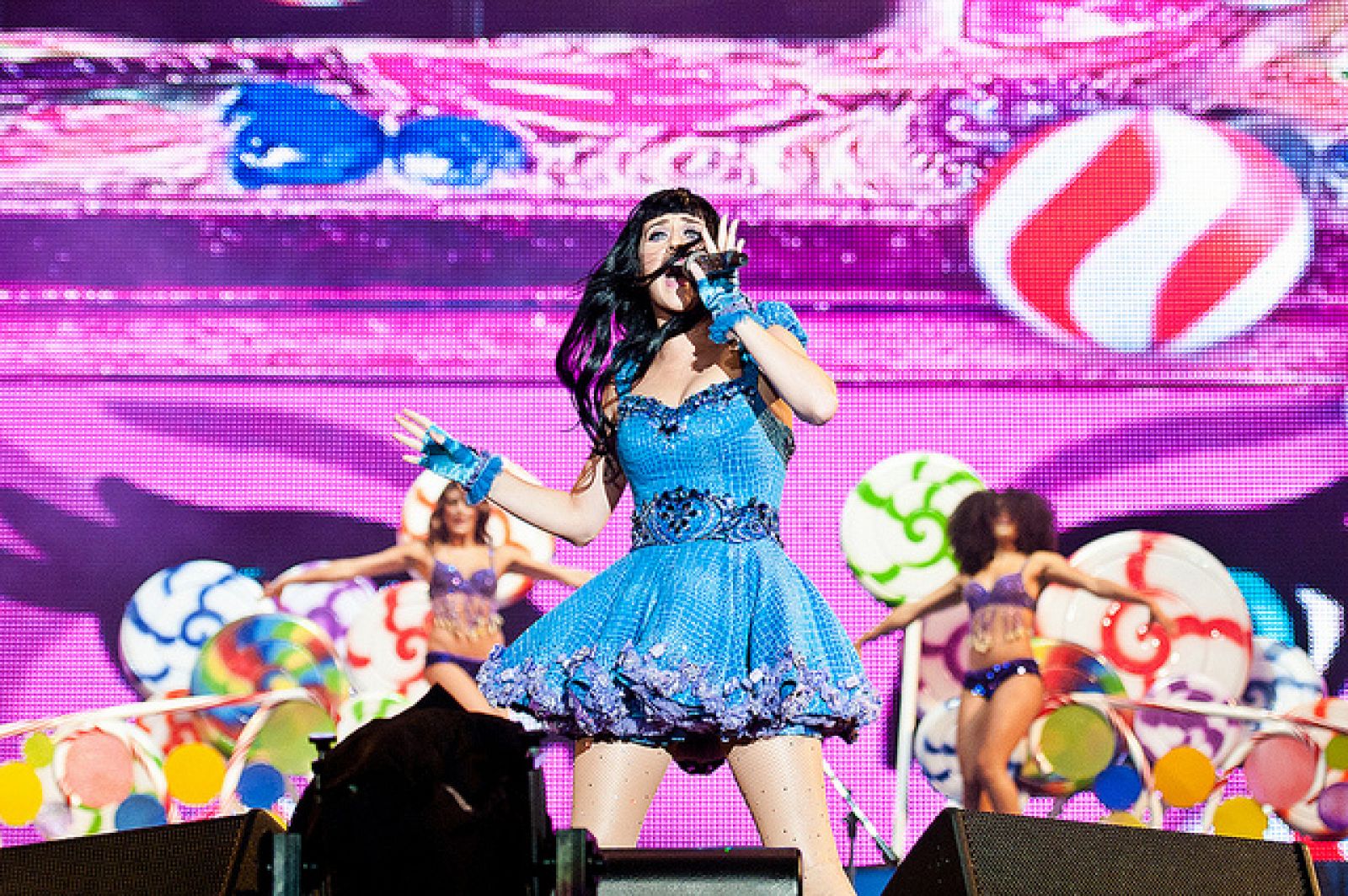 El colorido de Katy Perry inundó el escenario Mundo