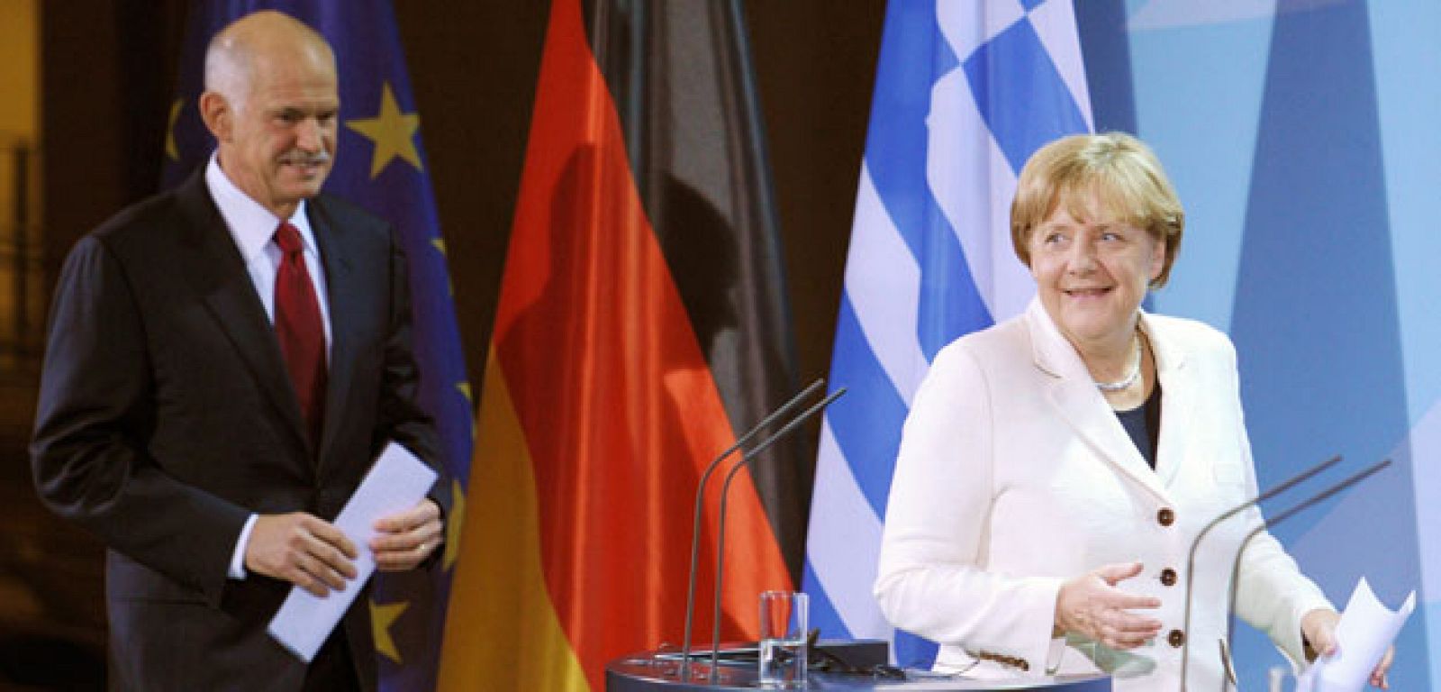 Merkel advierte a Papandréu que para el rescate es necesario el informe favorable de la 'troika'