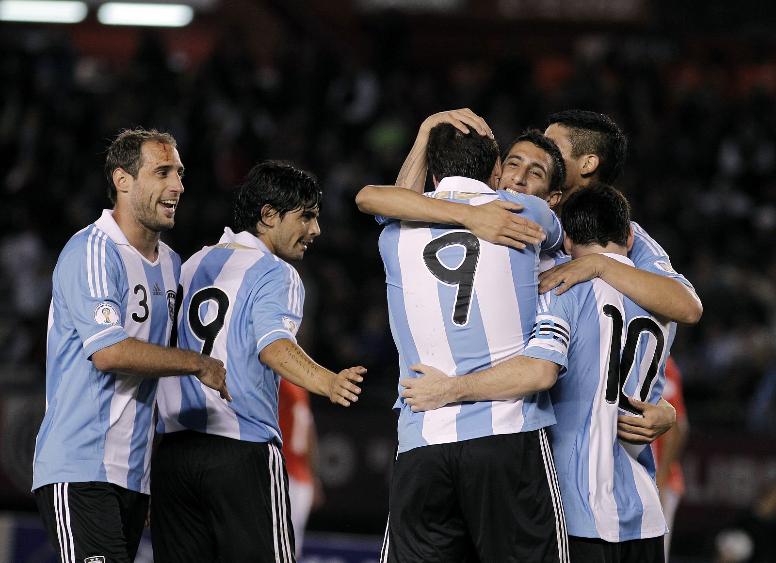 Argentina se estrenó en la fase de clasificación con goleada ante Chile
