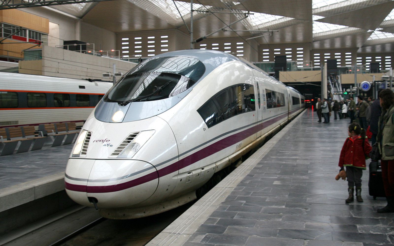 Los más de 1.200 trenes de Renfe contará con Wifi gratuito para todos sus viajeros