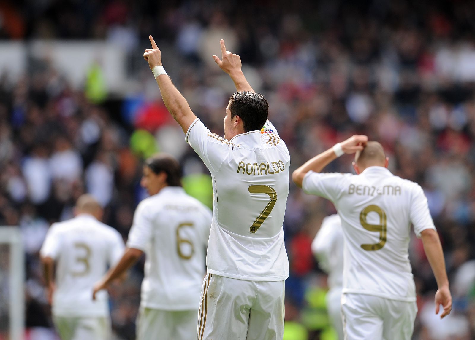 Cristiano Ronaldo celebra su enésimo 'hat-trick' como jugador del Real Madrid.
