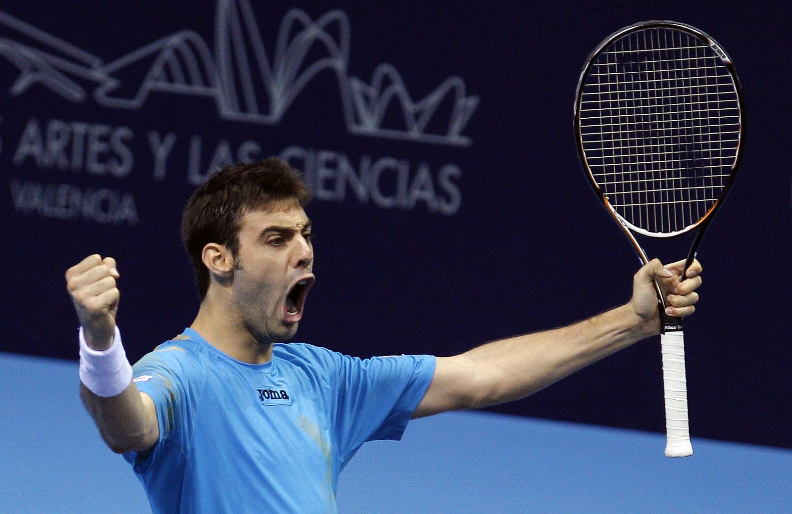 El tenista Marcel Granollers celebra su victoria en Valencia.