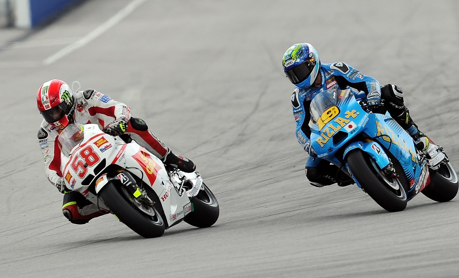 Álvaro Bautista, junto al fallecido Marco Simoncelli en una imagen de la pasada temporada