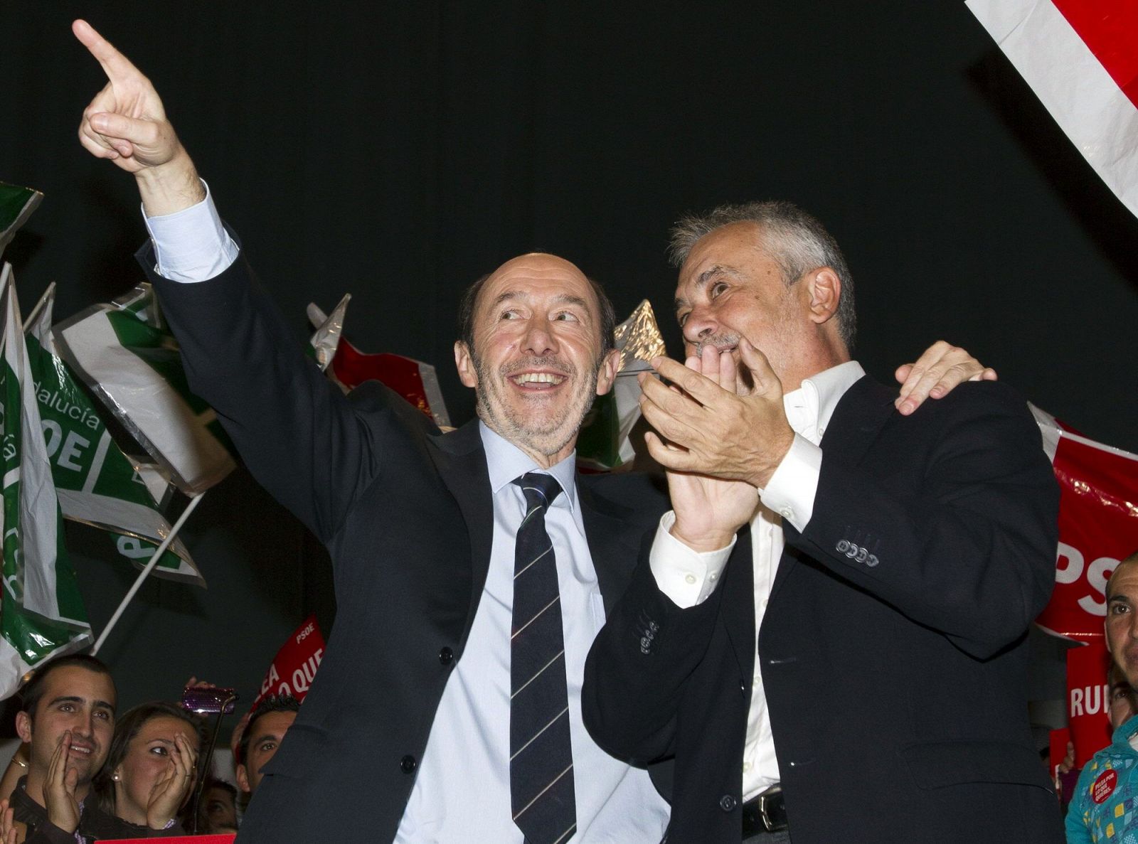 El candidato socialista a la Presidencia del Gobierno, Alfredo Pérez Rubalcaba, junto al presidente de la Junta de Andalucía, José Antonio Griñán.