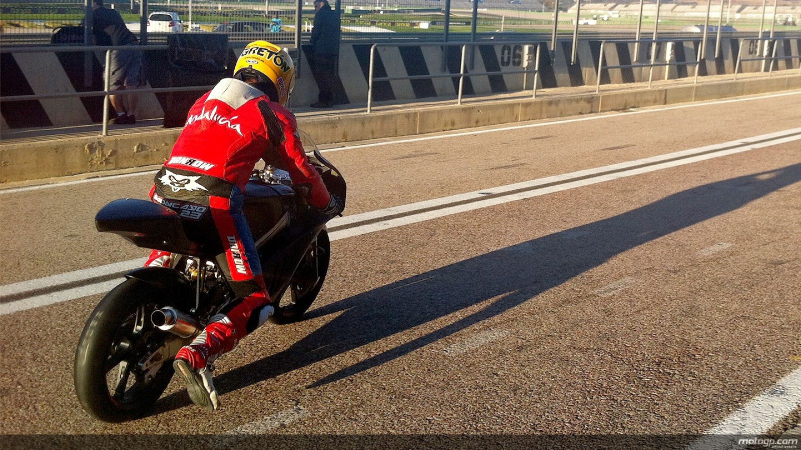 Alberto Monccayo prueba la nueva Moto3 que llevará con el Aspar Team.