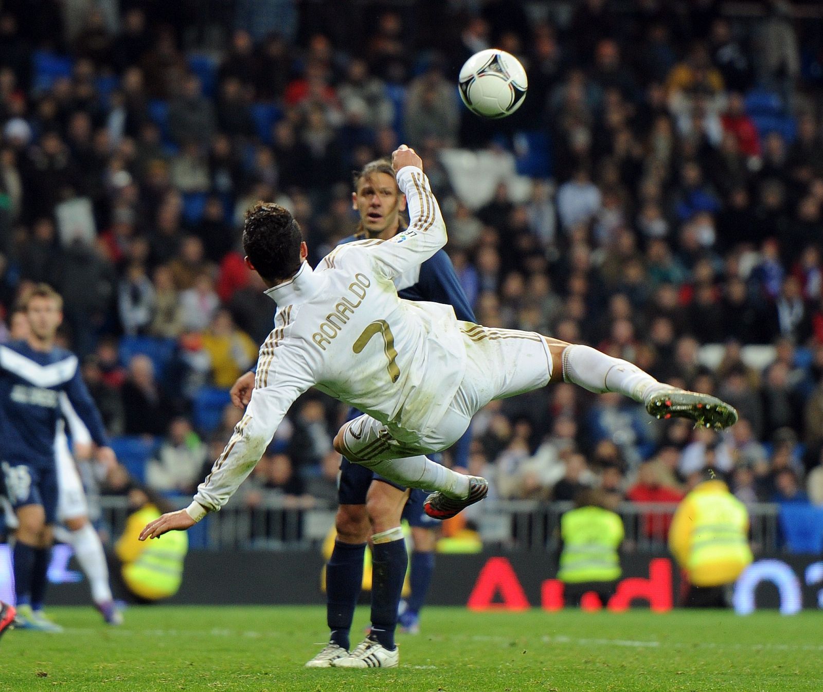 El Real Madrid tuvo que recurrir a la épica para remontar un partido con un 0-2 adverso.