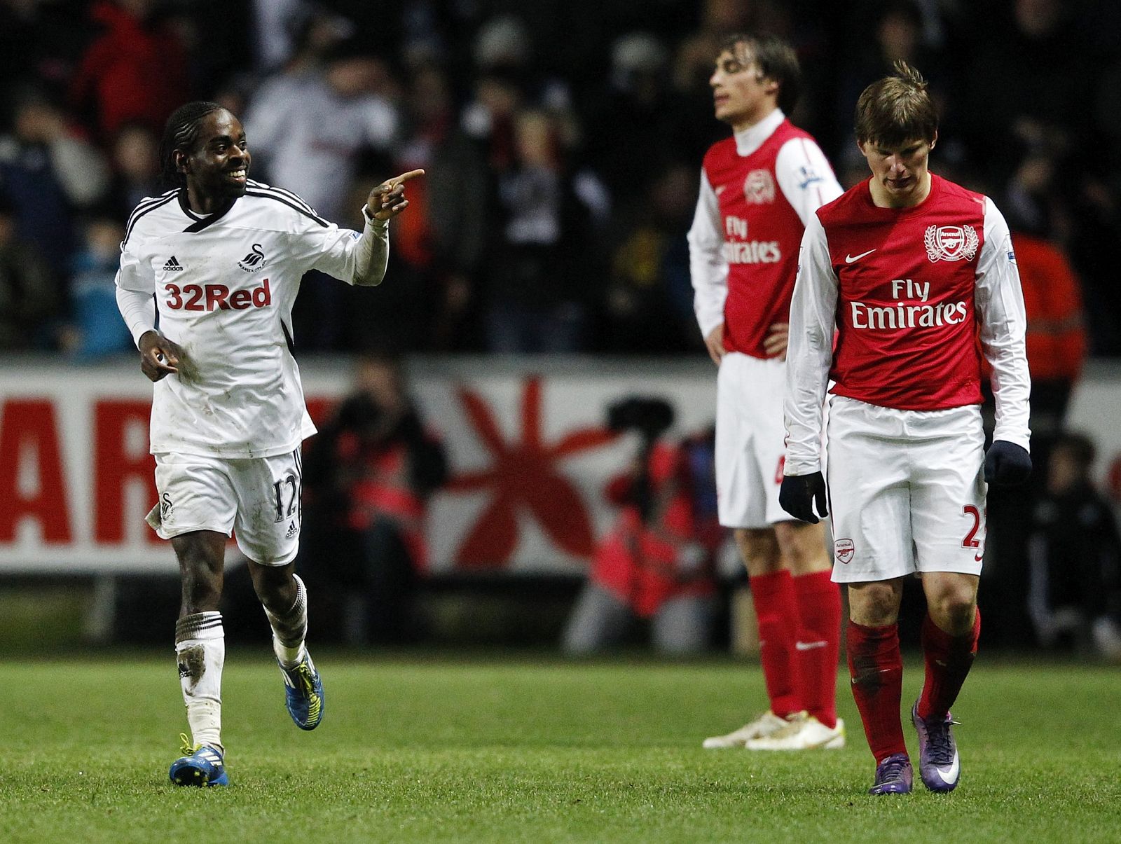 El jugador del Swansea Dyer celebra su gol frente al Arsenal.