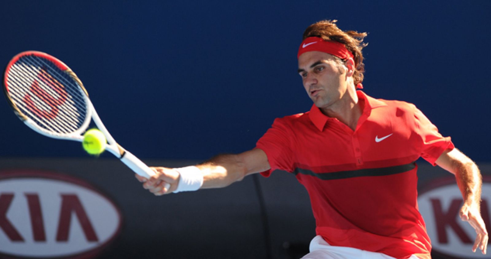 El tenista suizo Roger Federer se ha clasificado para las semifinales del Abierto de Australia.