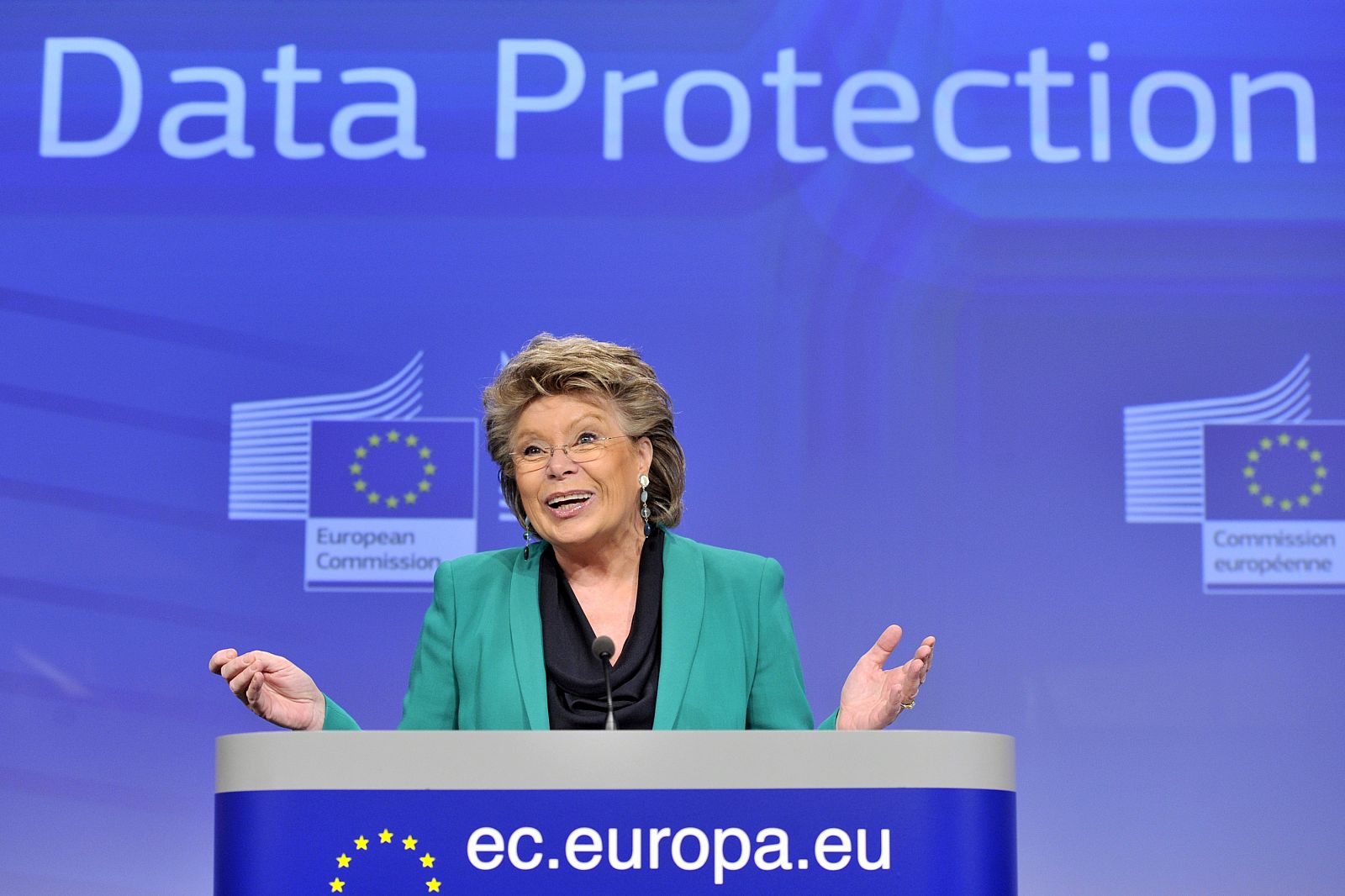 La comisaria europea a cargo de la protección de datos, Viviane Reding, durante la rueda de prensa sobre los cambios en las leyes europeas de protección de datos.