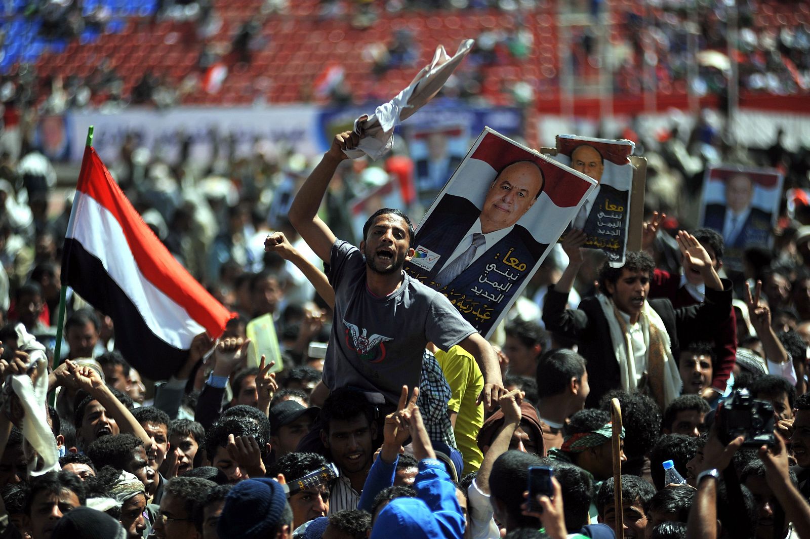 Yemeníes se manifiestan para apoyar al candidato presidencial Abdo-Rabbo Mansour Hadi, en Sana, Yemen
