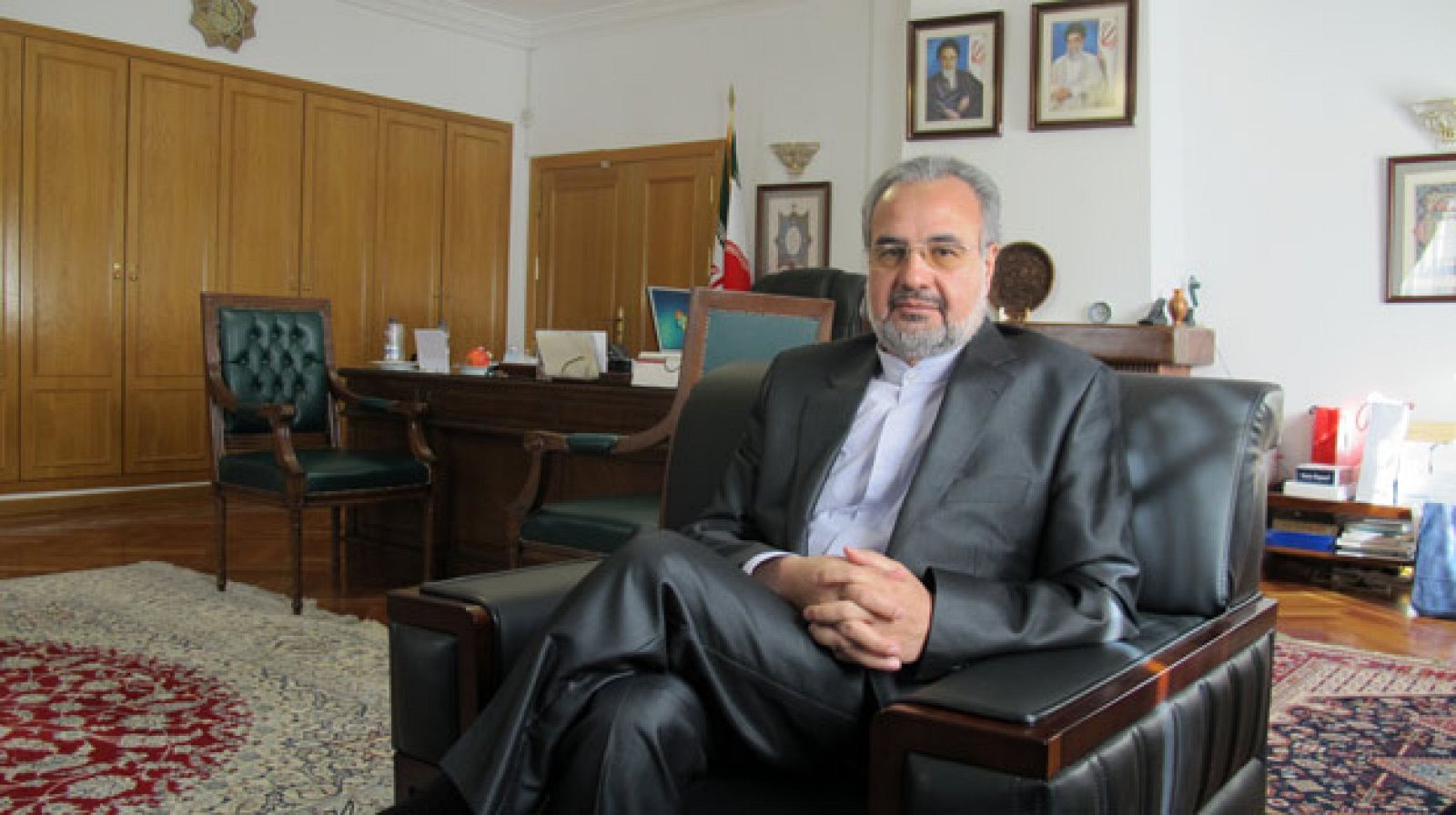 El embajador de Irán en España, Morteza Saffari Natanzi, en su despacho.