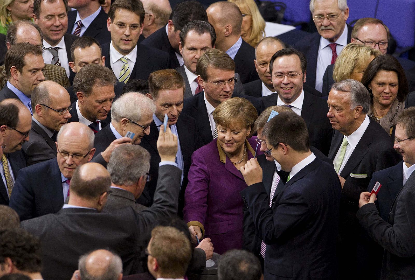 El Parlamento alemán aprueba el segundo rescate a Grecia