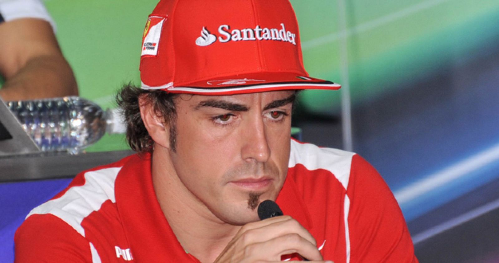 Fernando Alonso durante la rueda de prensa previa al Gran Premio de Malasia en el circuito de Sepang.