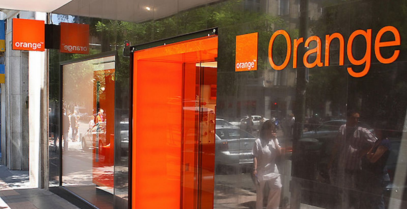 Orange mantendrá su política de subvención de móviles