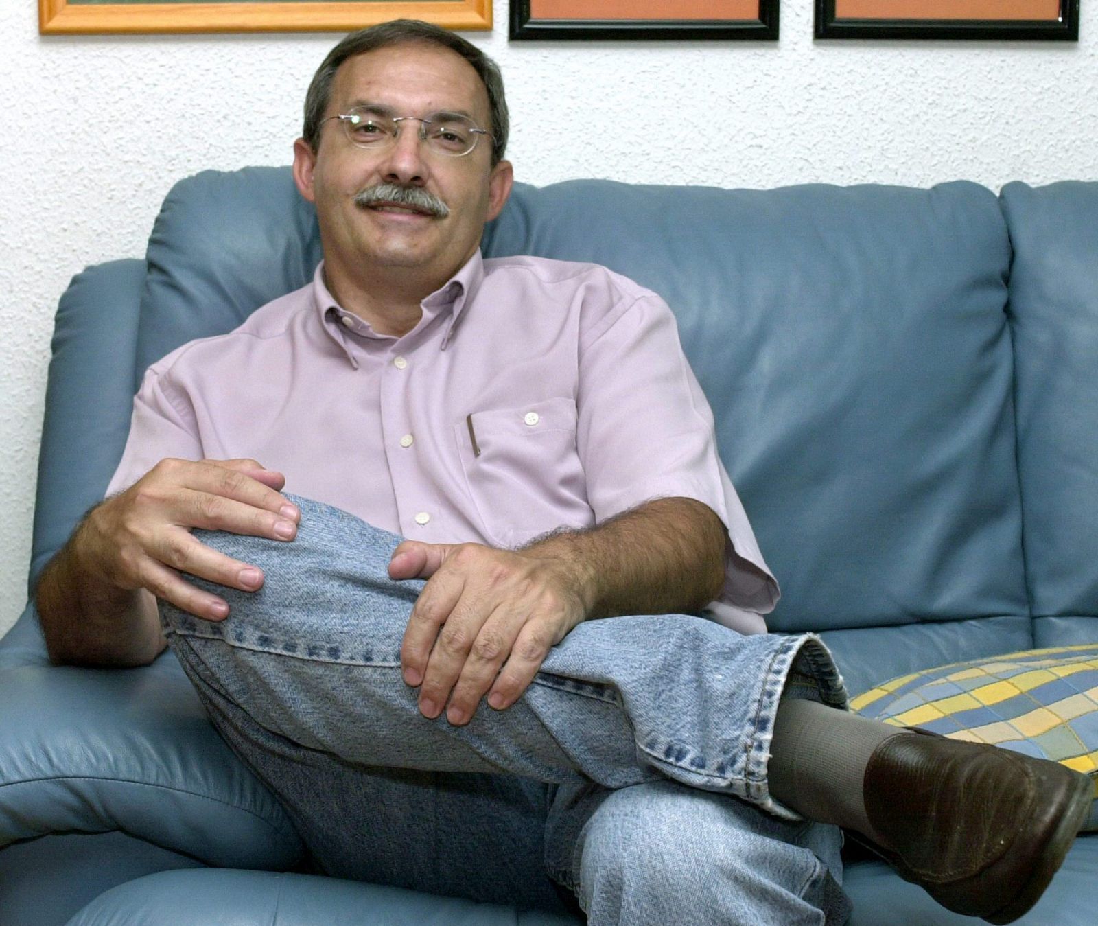 El escritor Manuel Rico, galardonado con el Premio Internacional Miguel Hernández de poesía