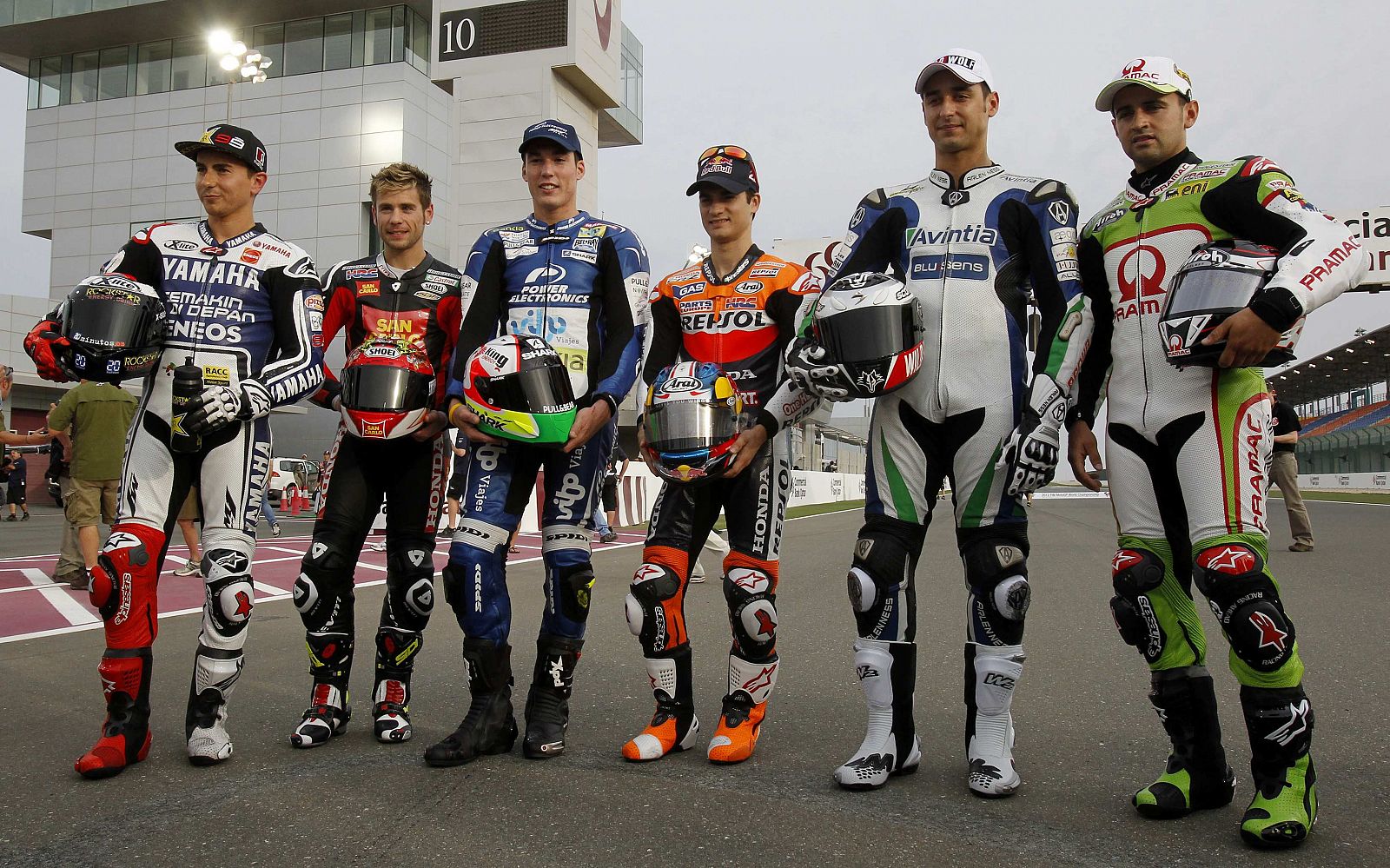 Los pilotos de MotoGP, en el circuio de Losail.