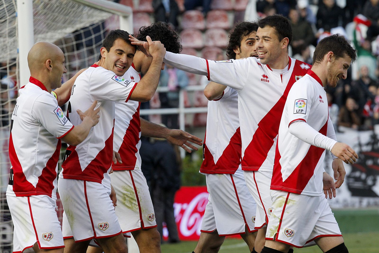 Los jugadores del Rayo Vallecano celebran un gol ante Osasuna