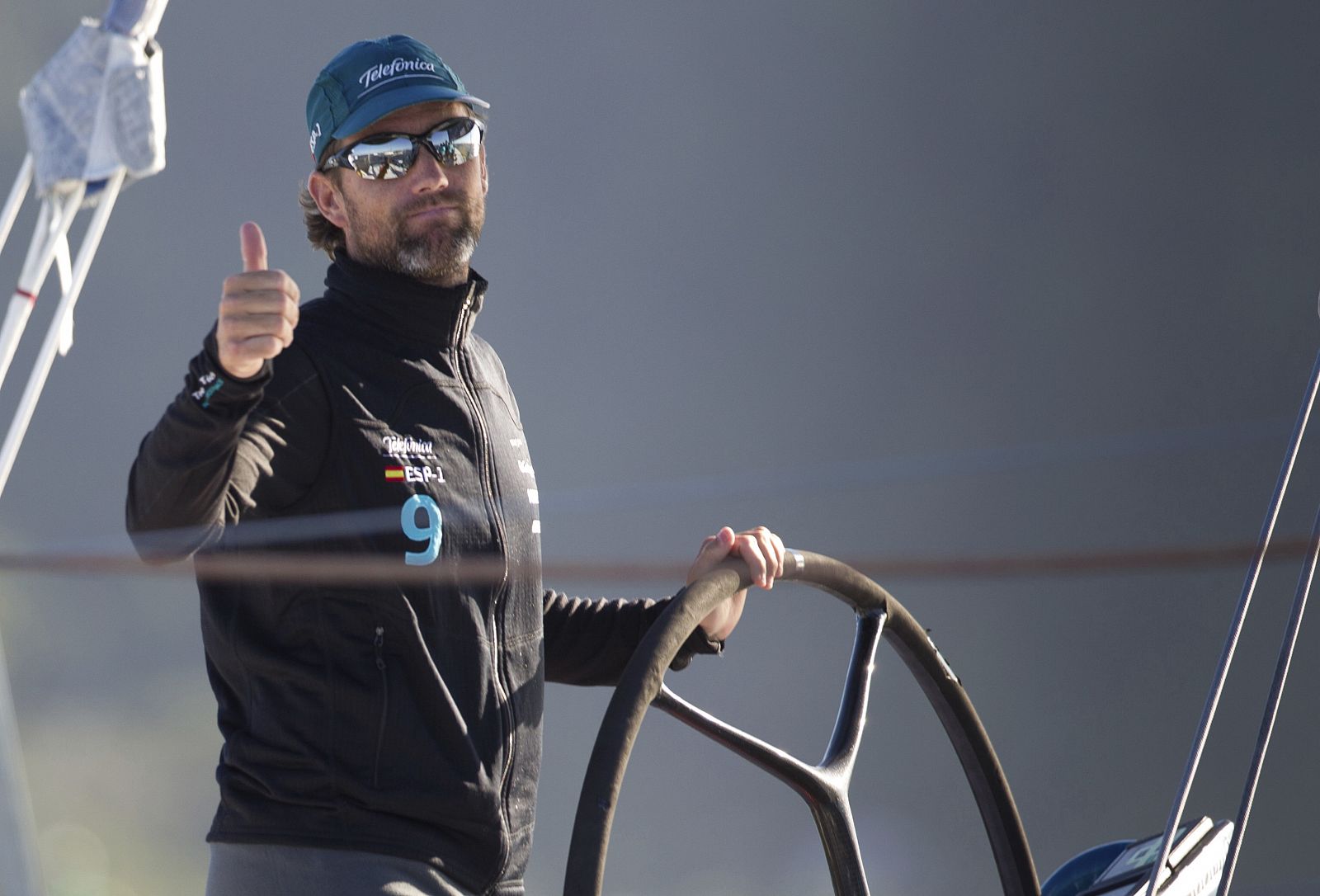 Fotografía facilitada por Telefónica Team del patrón Iker Martínez, al mando del barco 'Telefónica' español en la Volvo Ocean Race.