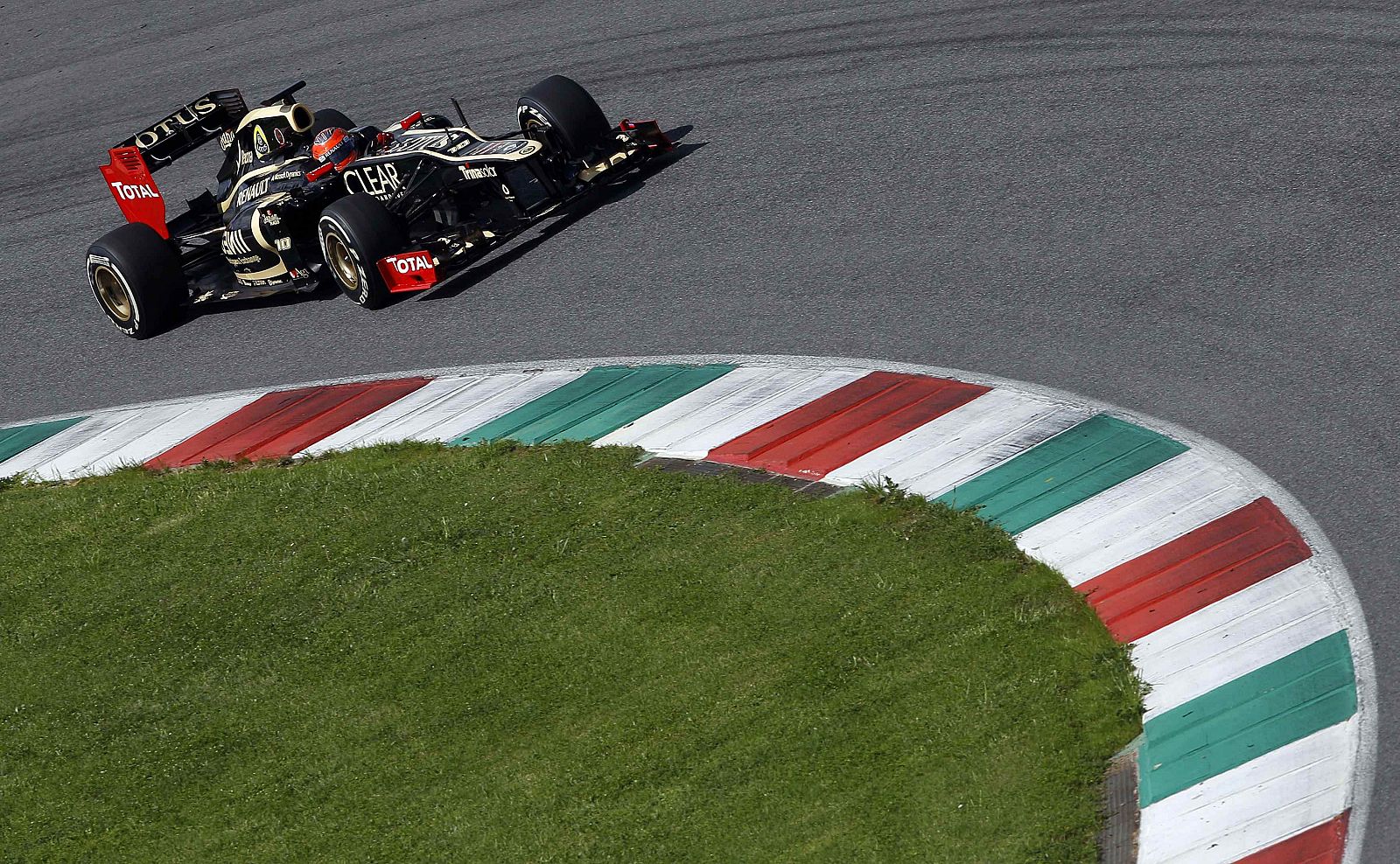 El piloto francés de Lotus, Romain Grosjean, durante los entrenamientos de Mugello