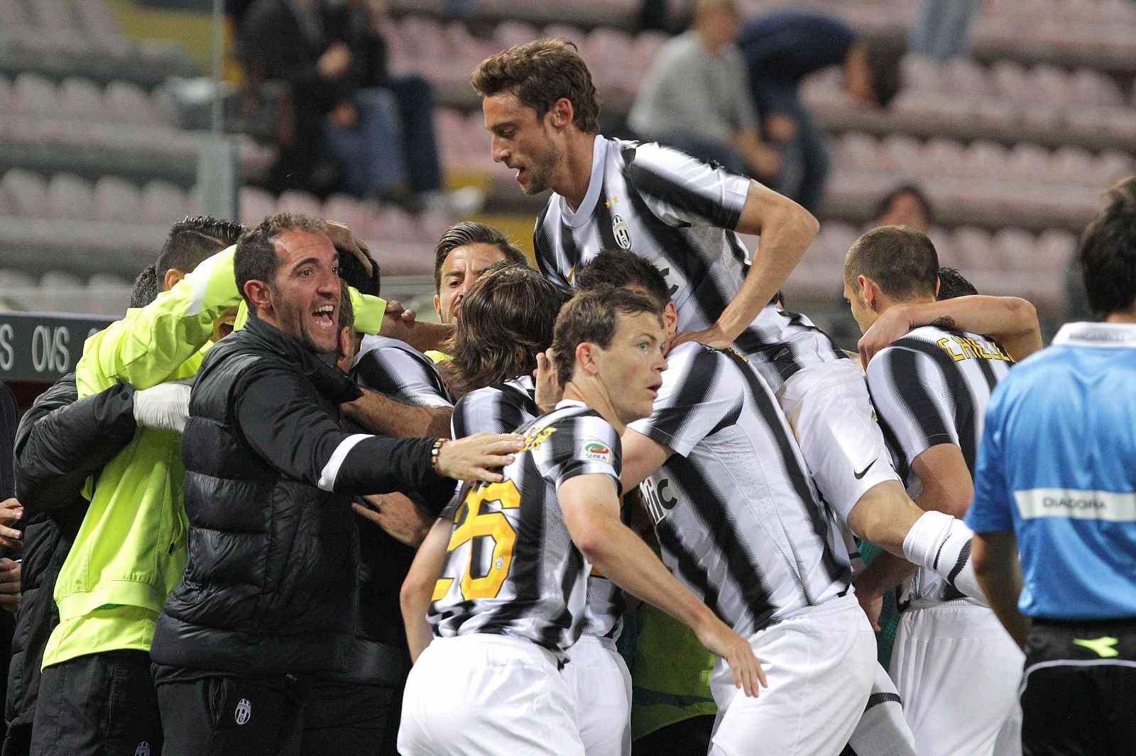 Los jugadores de Juventus celebran un gol de su equipo ante el Cagliari