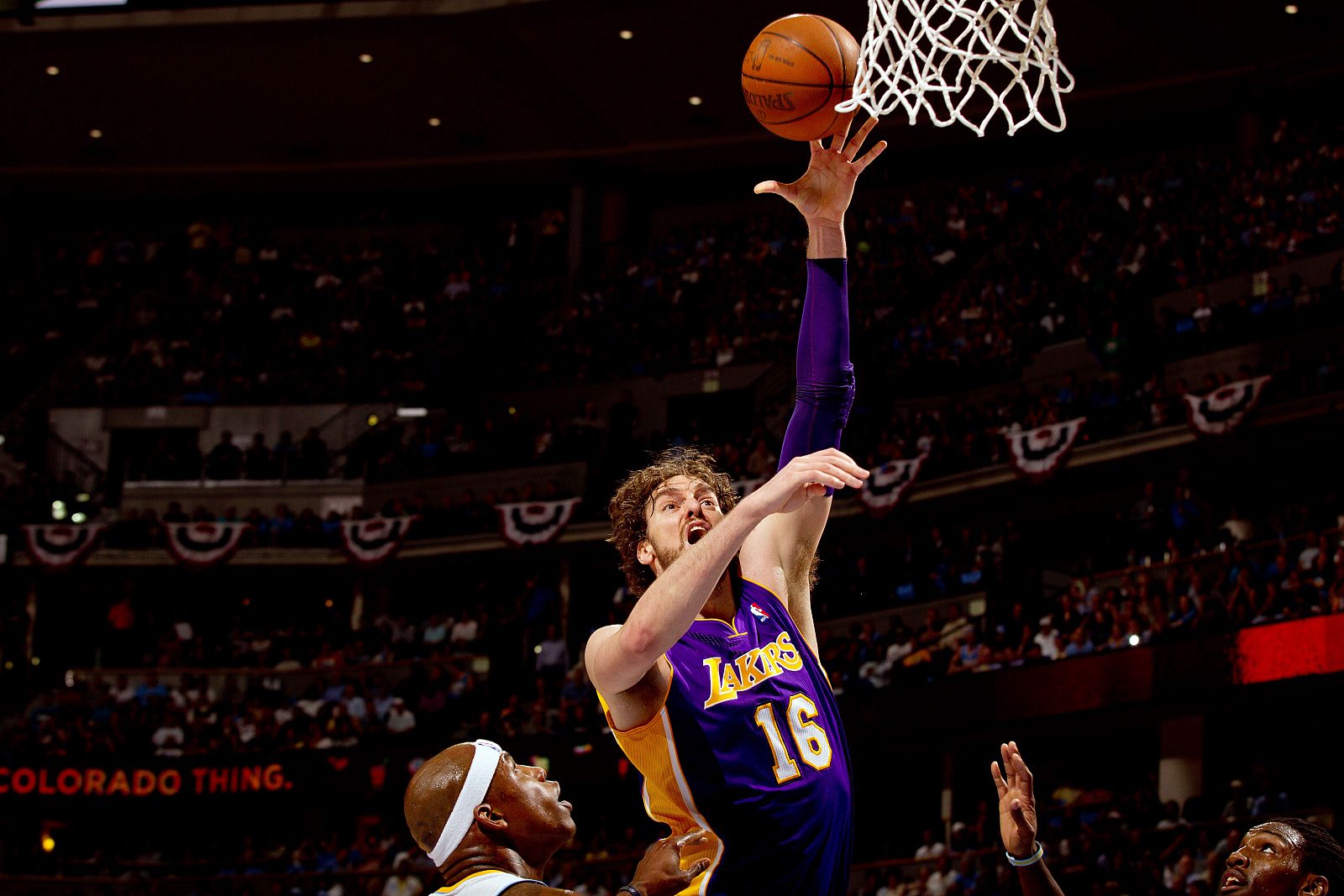 Pau Gasol no ha tenido suerte y tendrá que jugársela en el último partido ante los Nuggets.