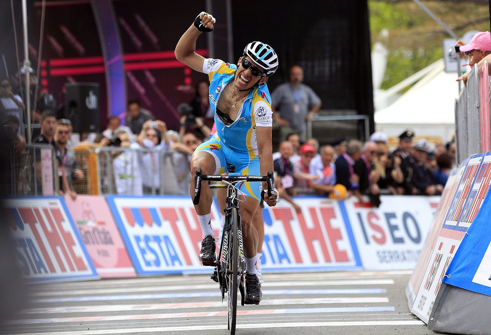 Tiralongo gana la séptima etapa del Giro