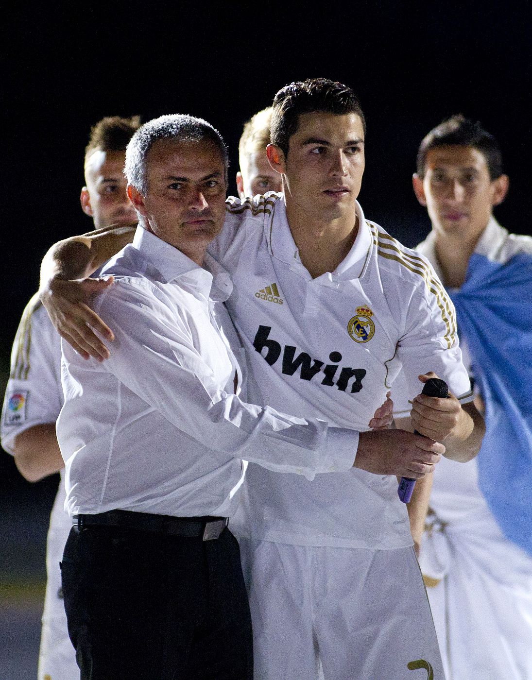 Cristiano Ronaldo y José Mourinho celebran el título liguero conseguido por el Real Madrid.